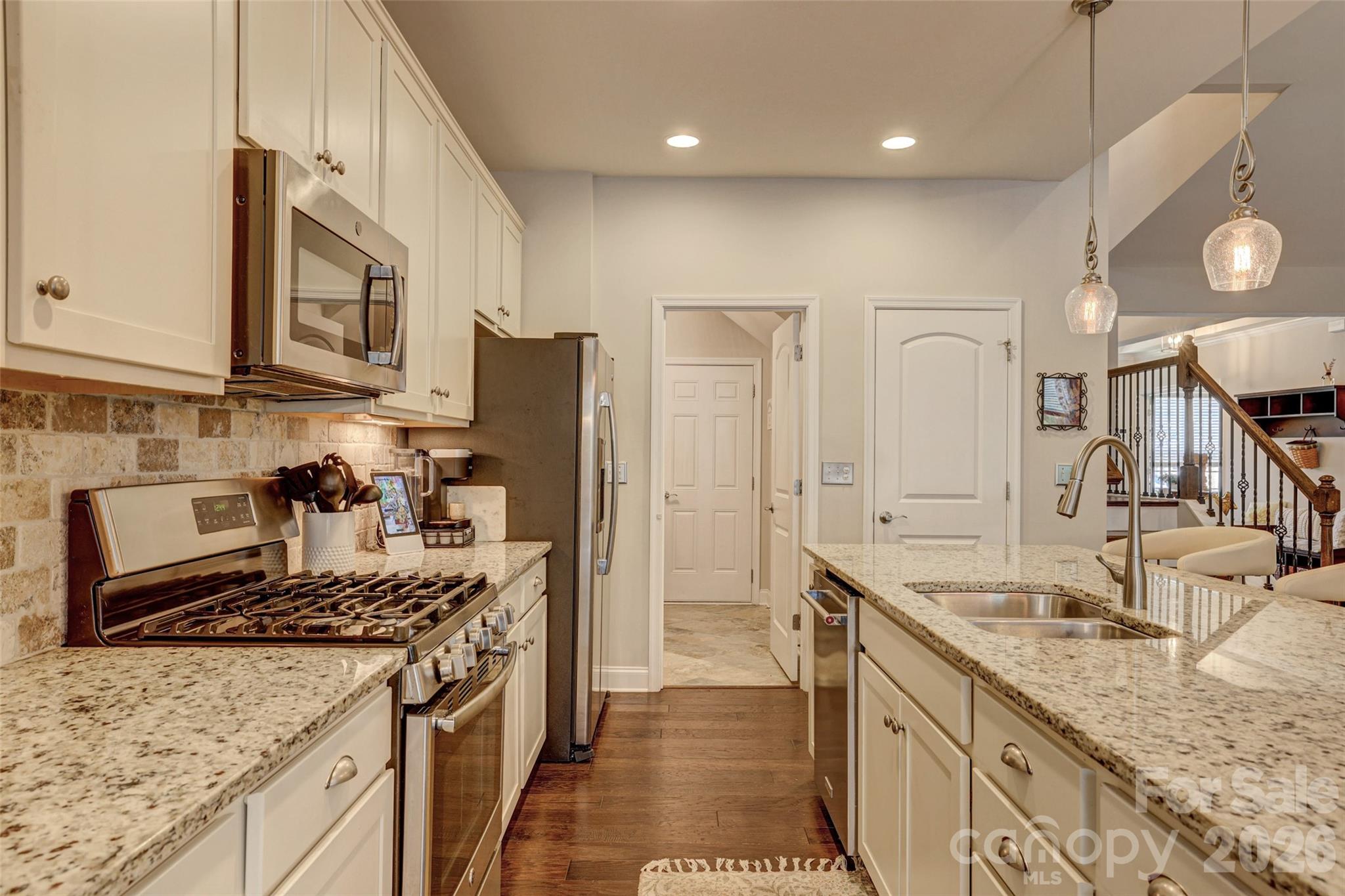 2084 Fuera Road — York
