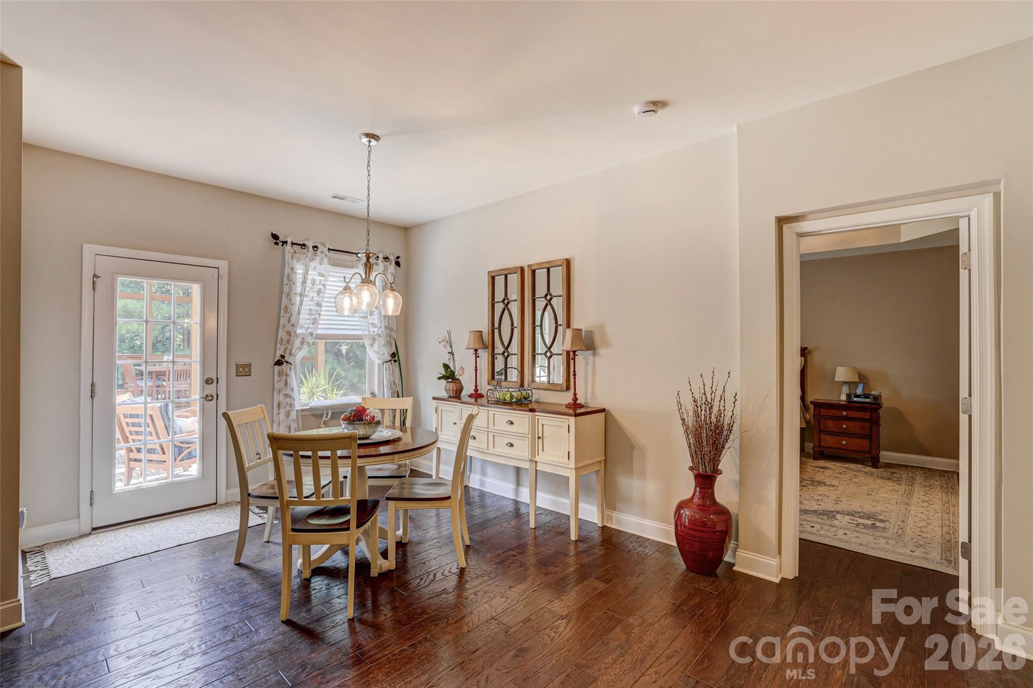 2084 Fuera Road — York