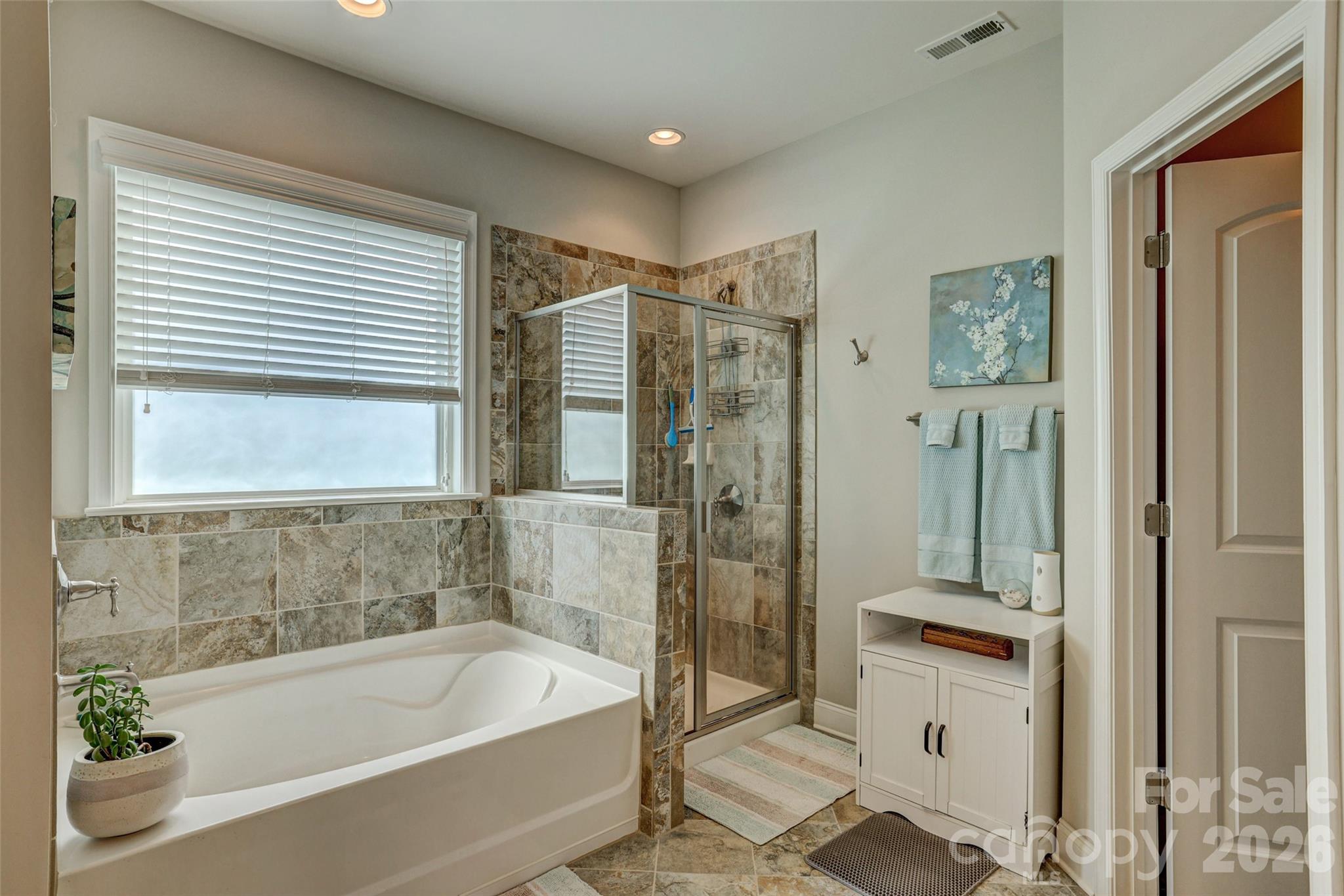 2084 Fuera Road — York