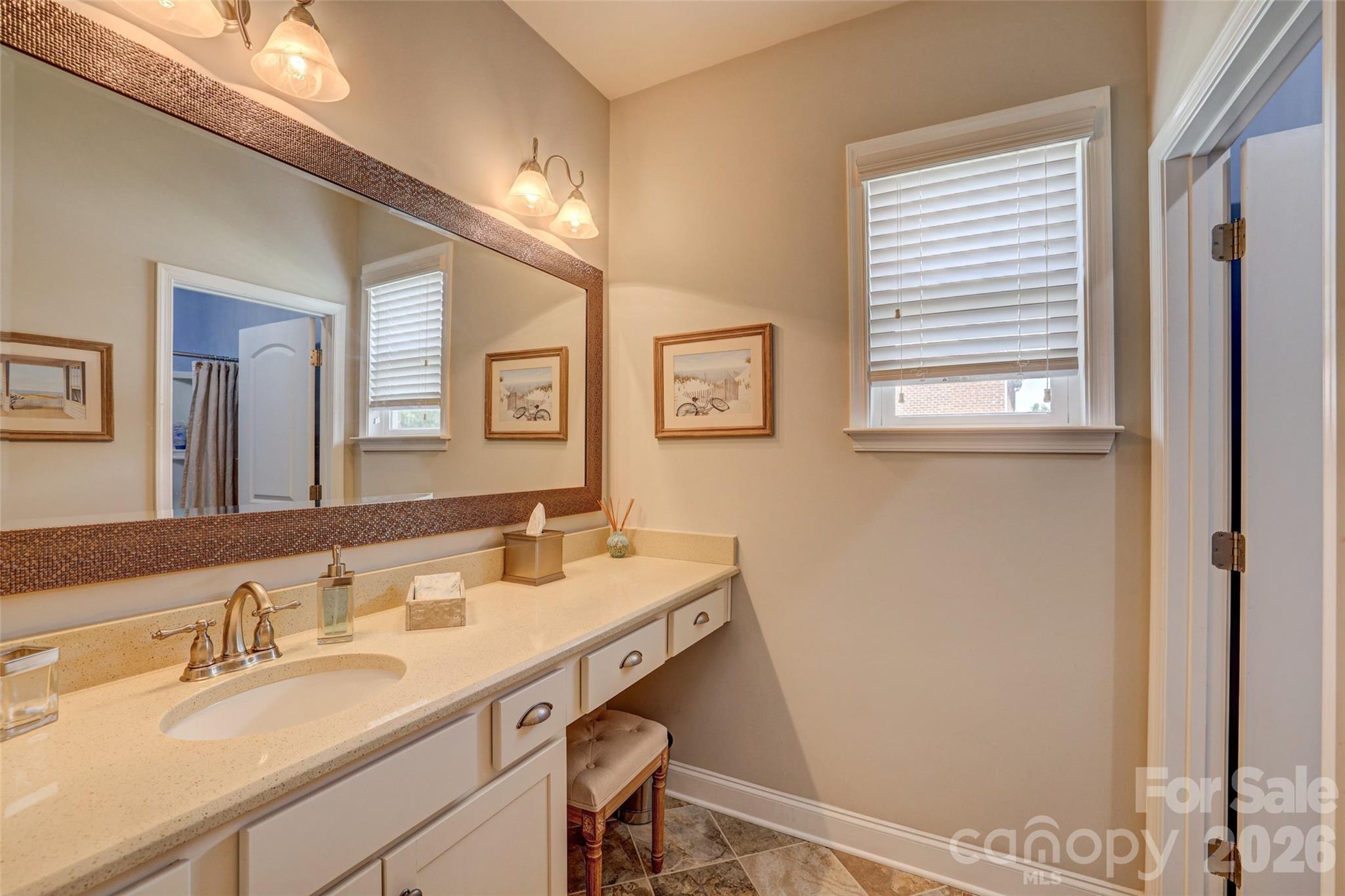 2084 Fuera Road — York