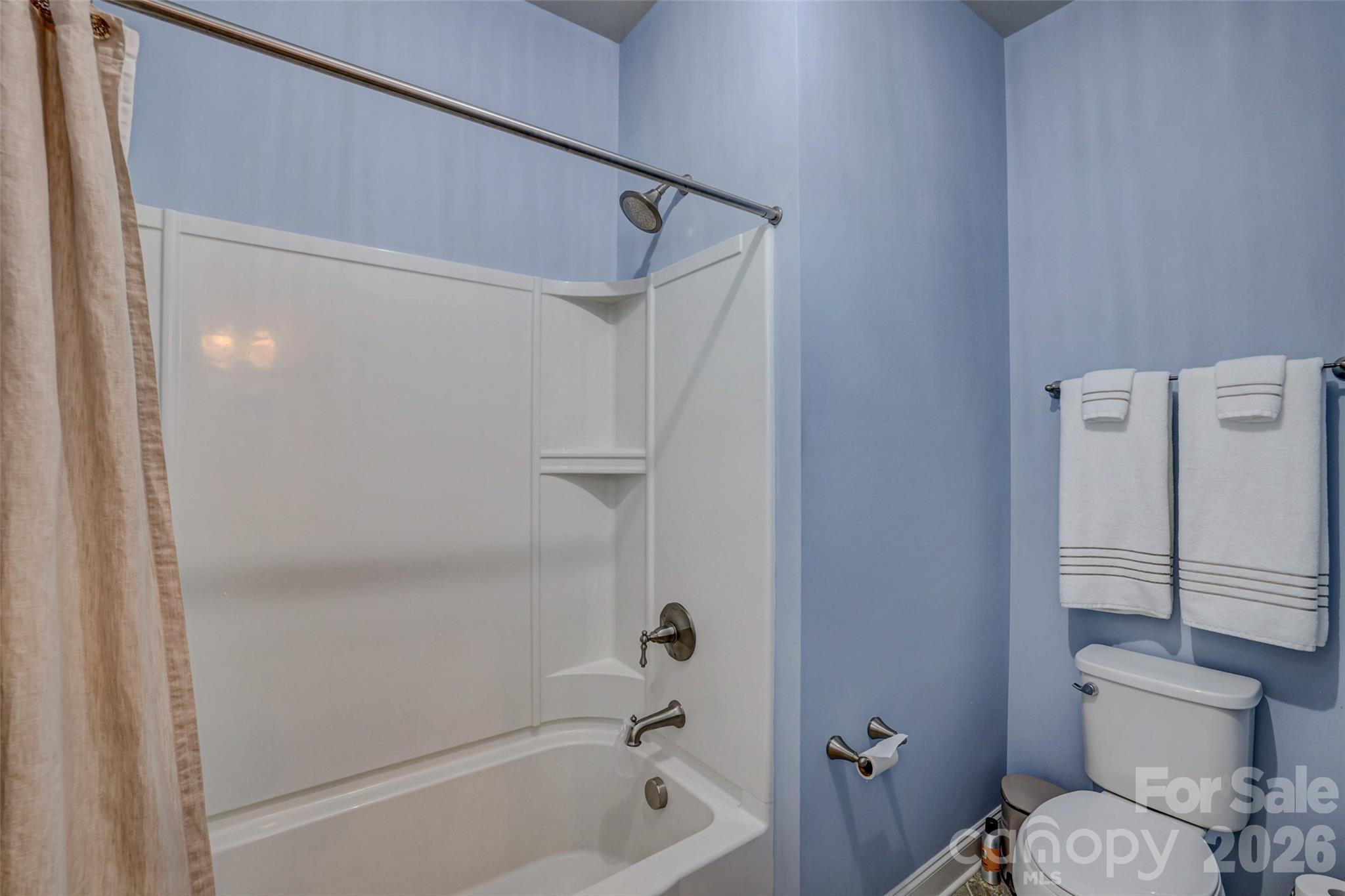 2084 Fuera Road — York