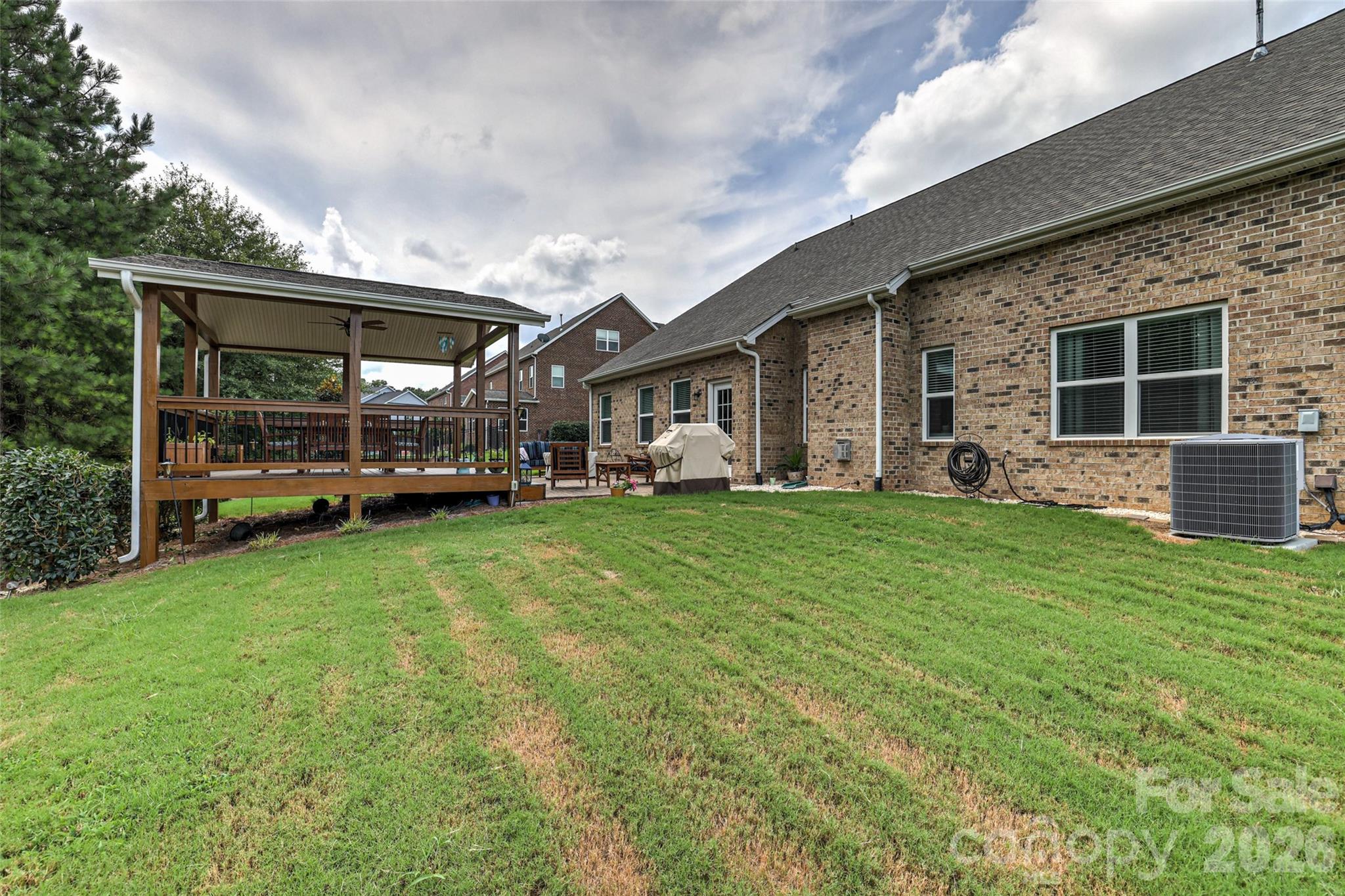 2084 Fuera Road — York
