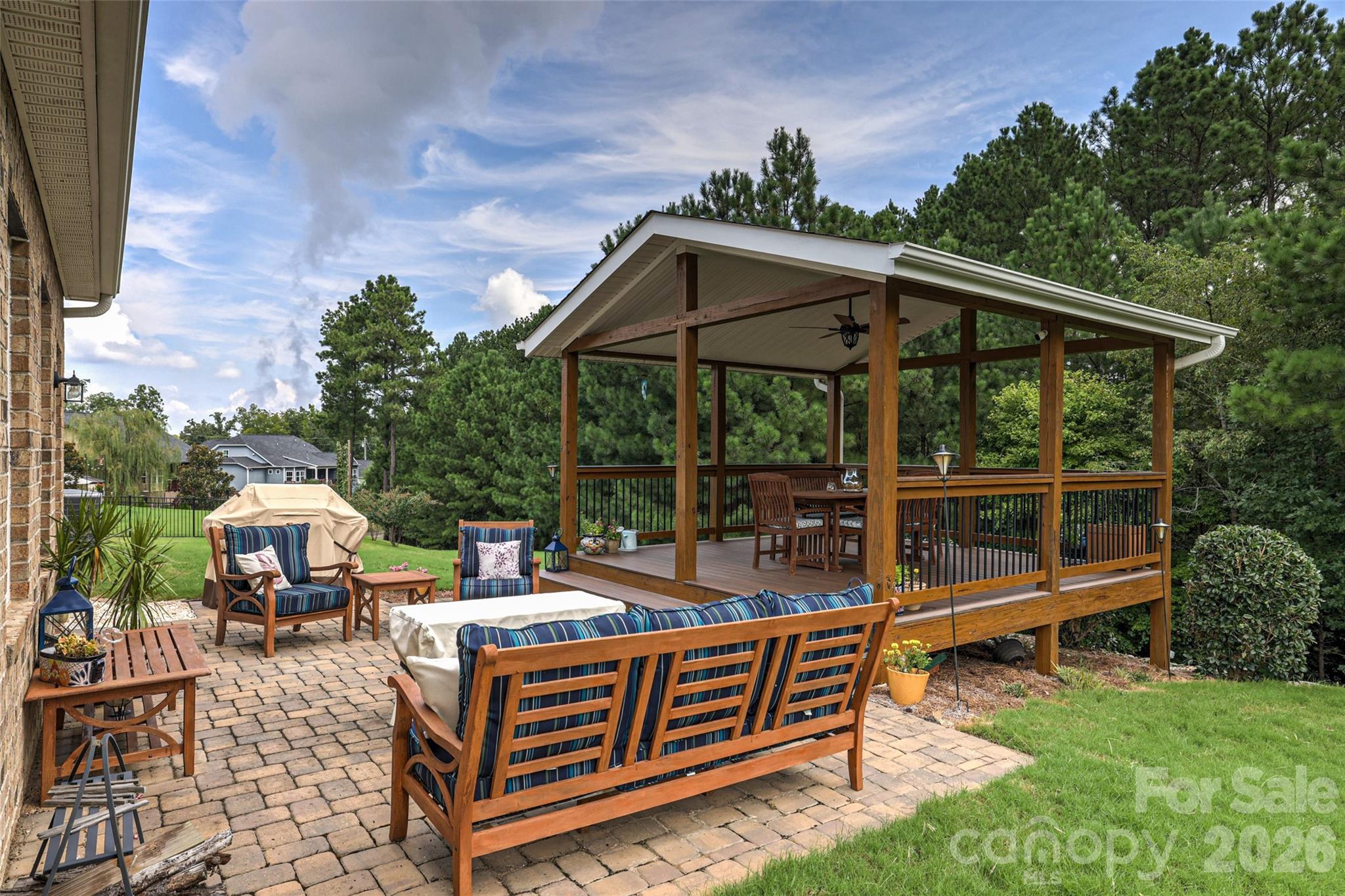 2084 Fuera Road — York