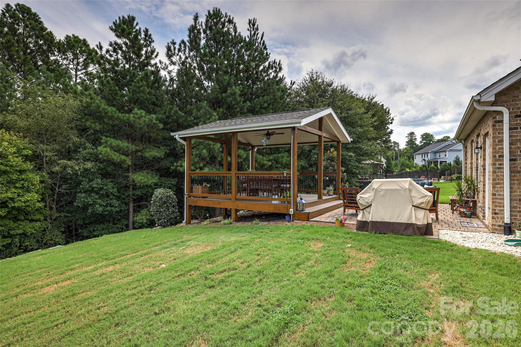 2084 Fuera Road — York