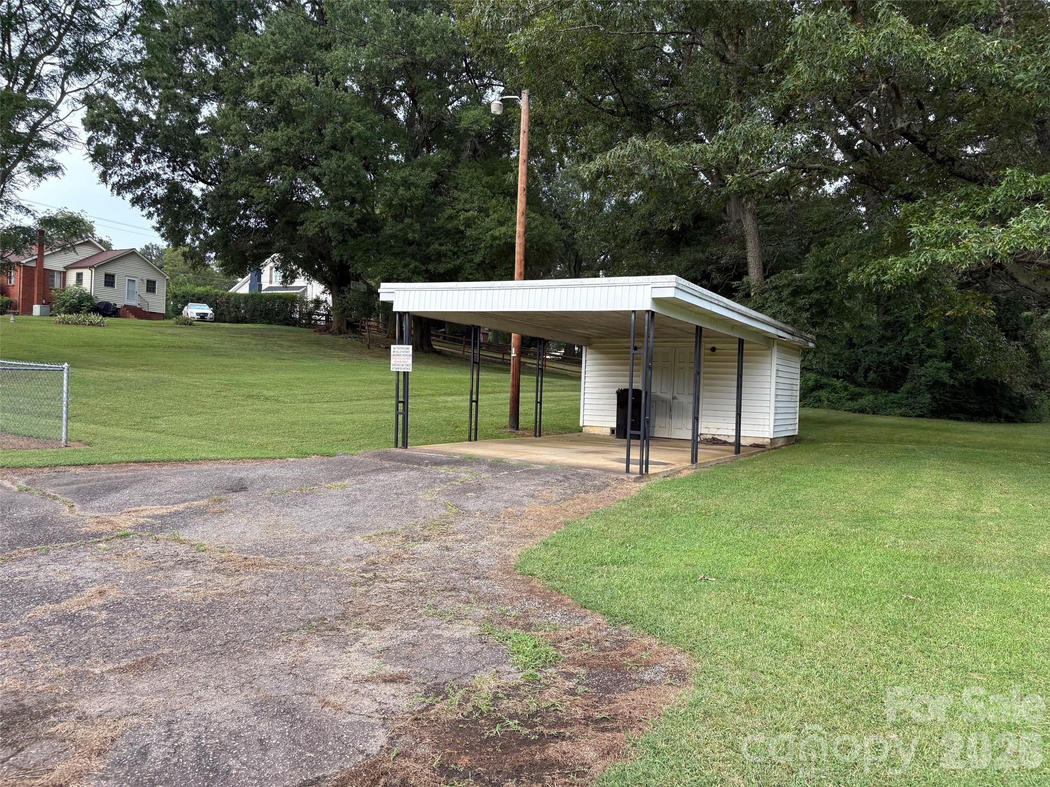 316 E Statesville Avenue — Mooresville