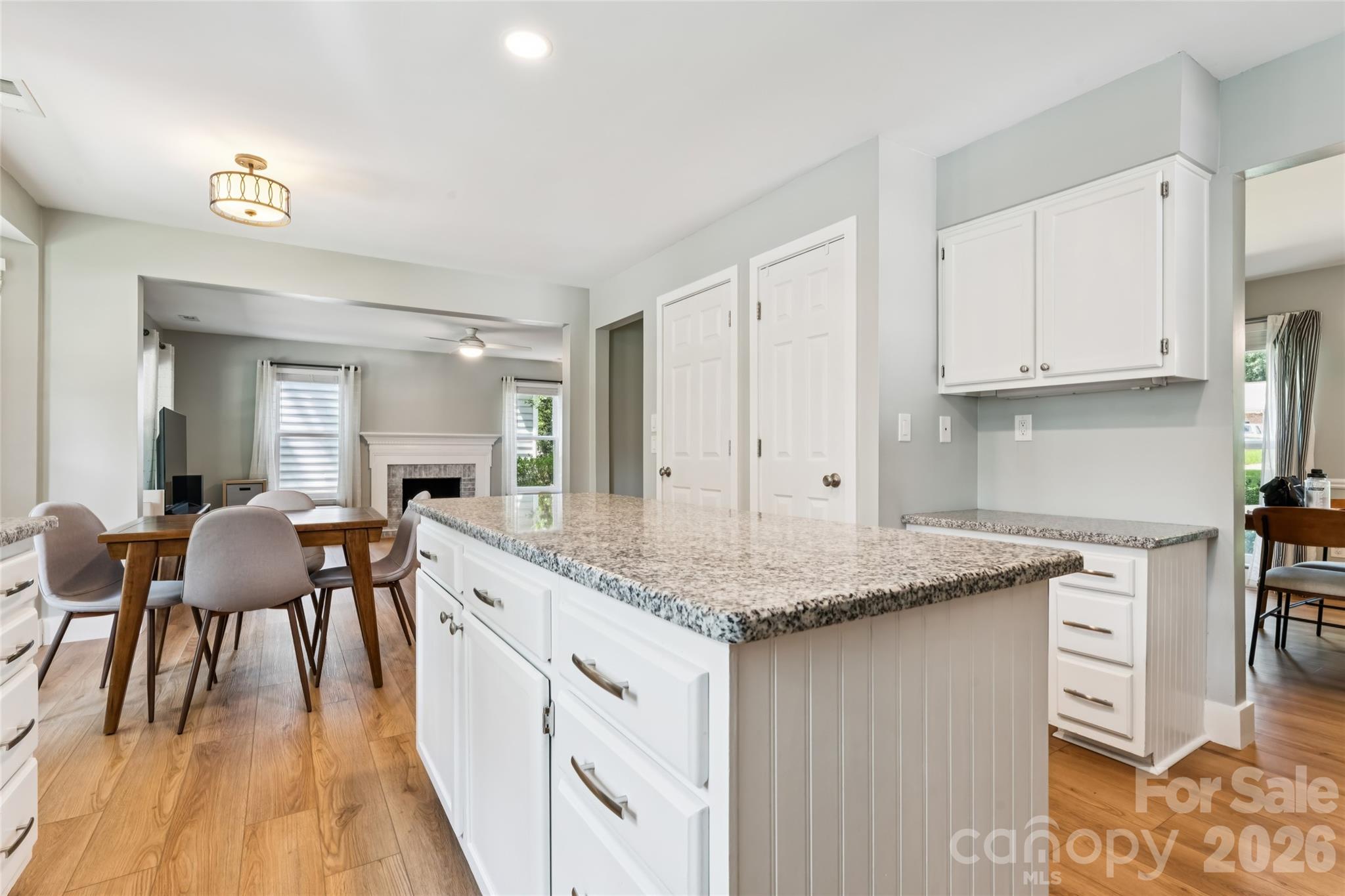 12501 Diamond Drive — Pineville
