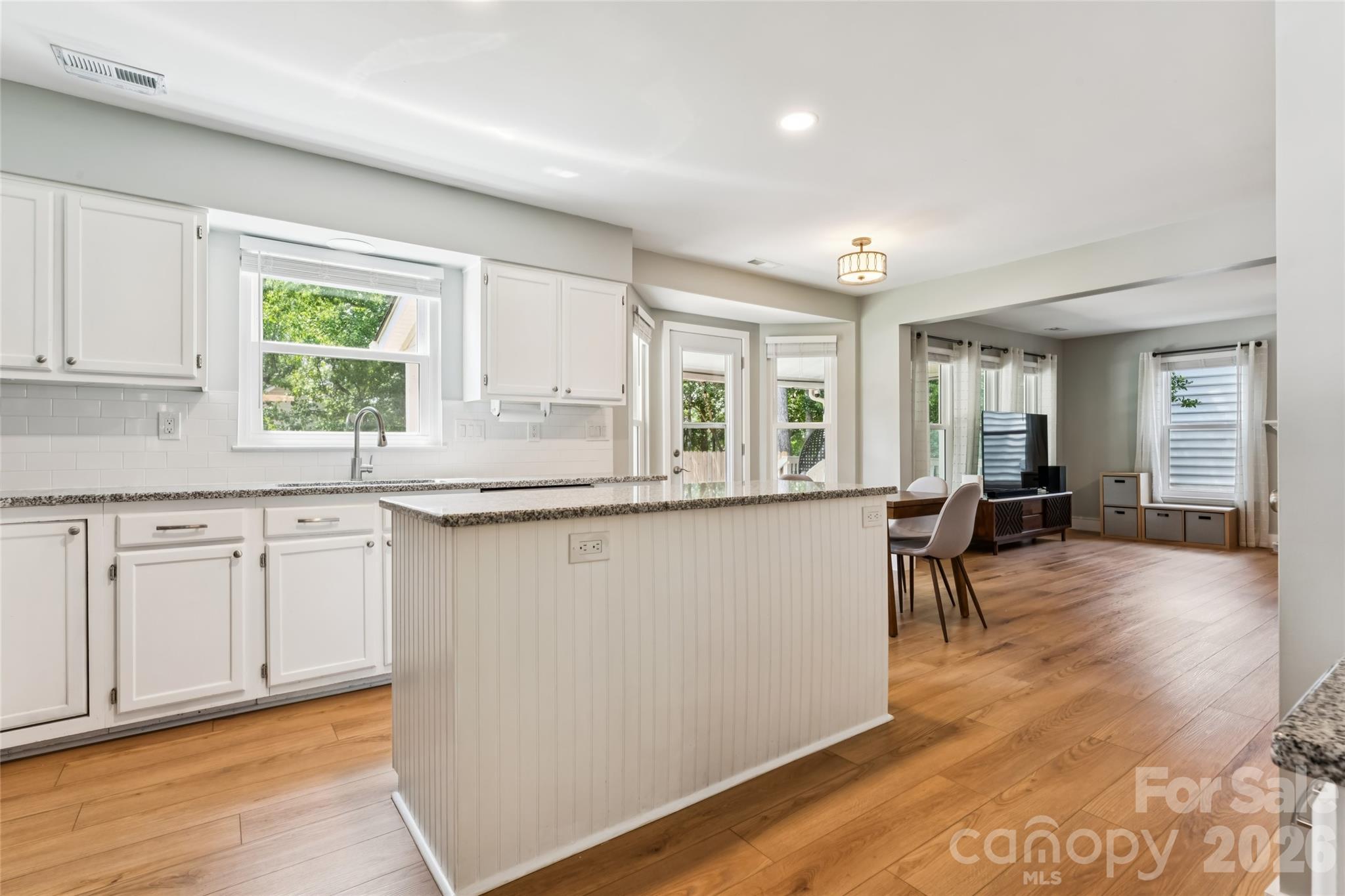 12501 Diamond Drive — Pineville