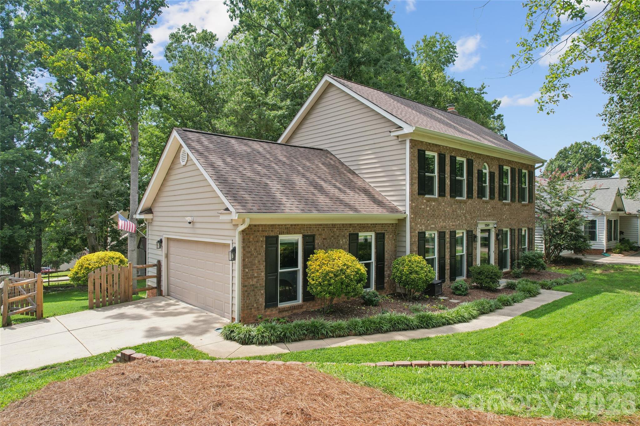 12501 Diamond Drive — Pineville