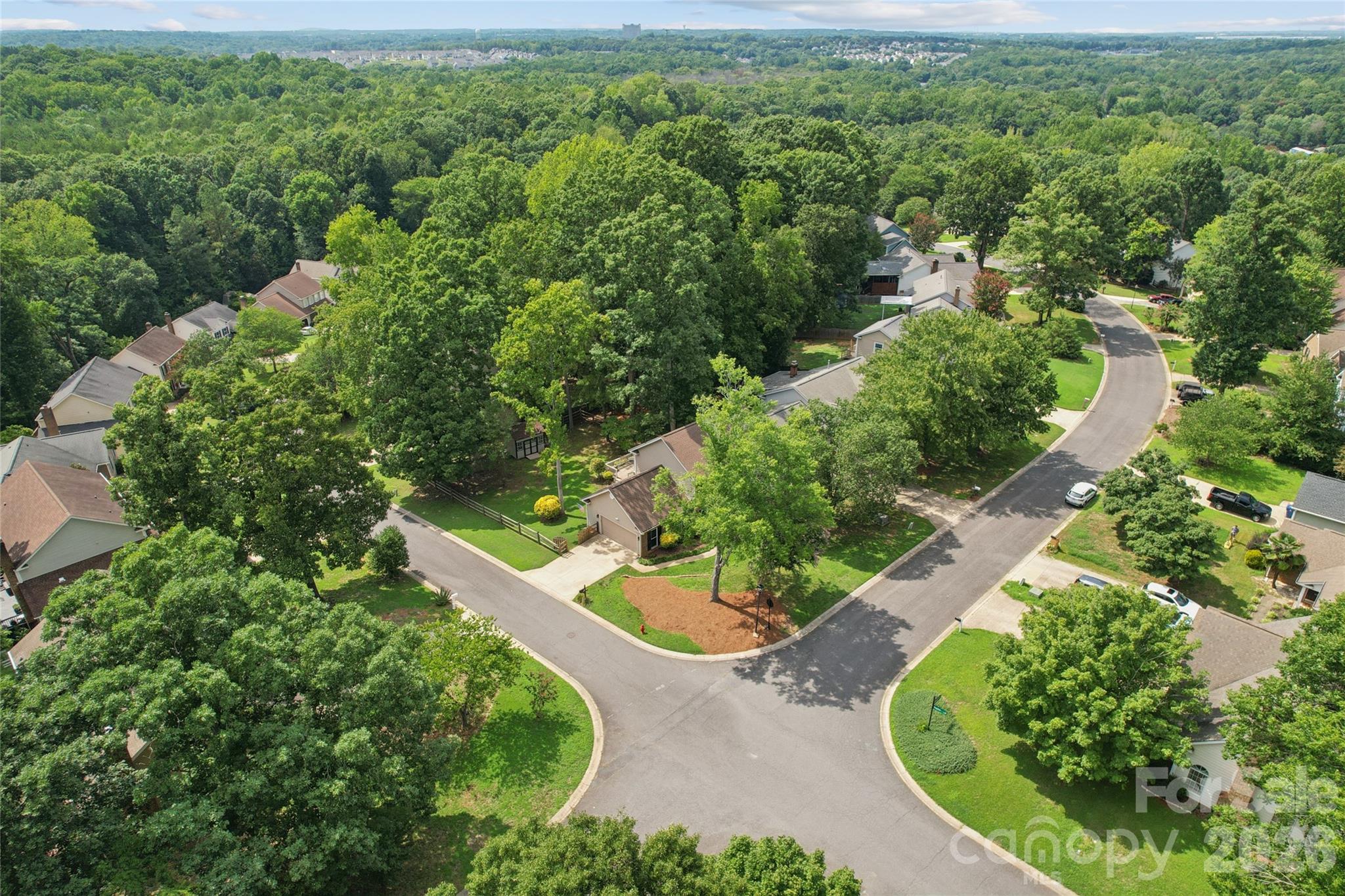 12501 Diamond Drive — Pineville