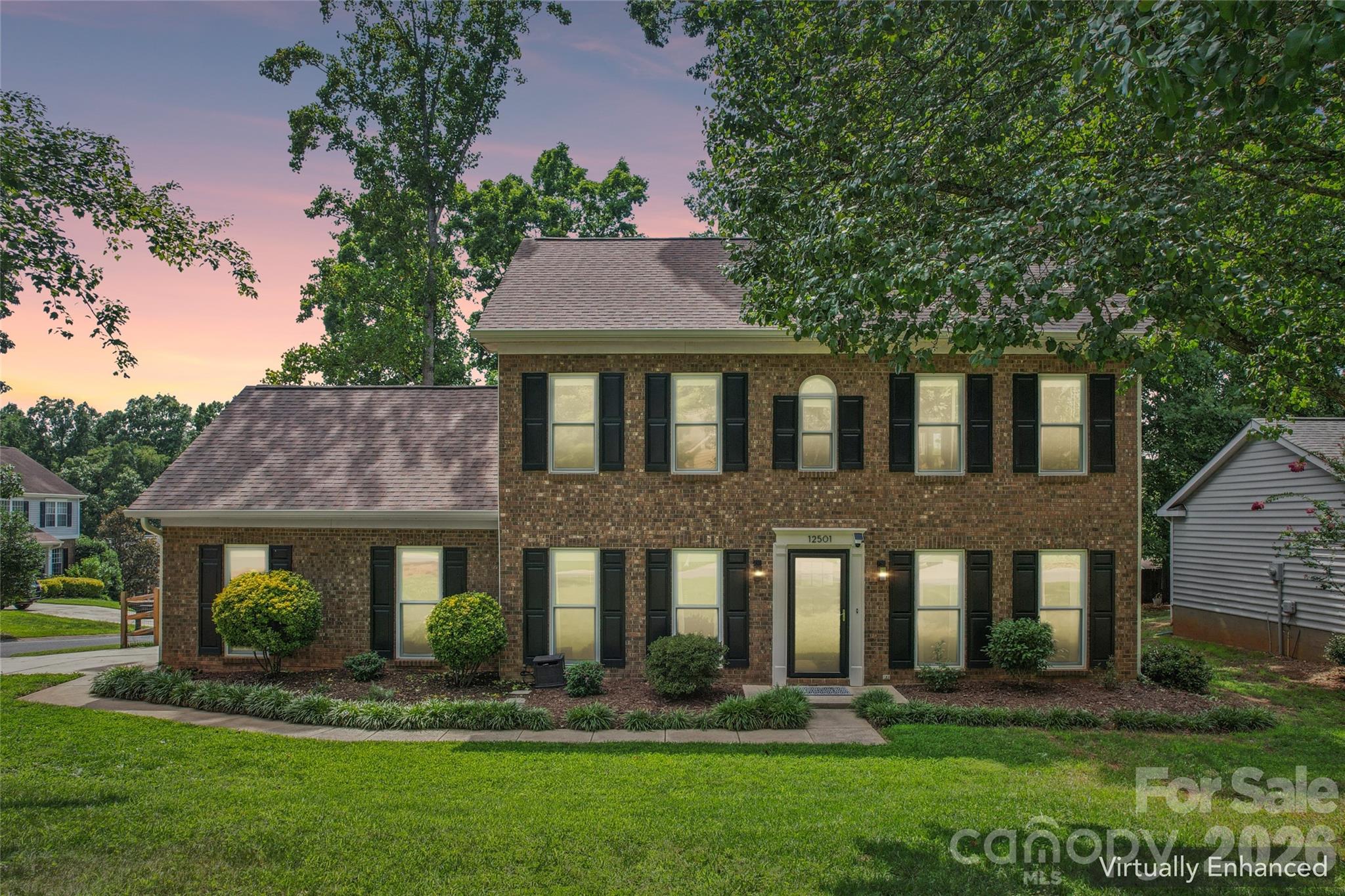 12501 Diamond Drive — Pineville