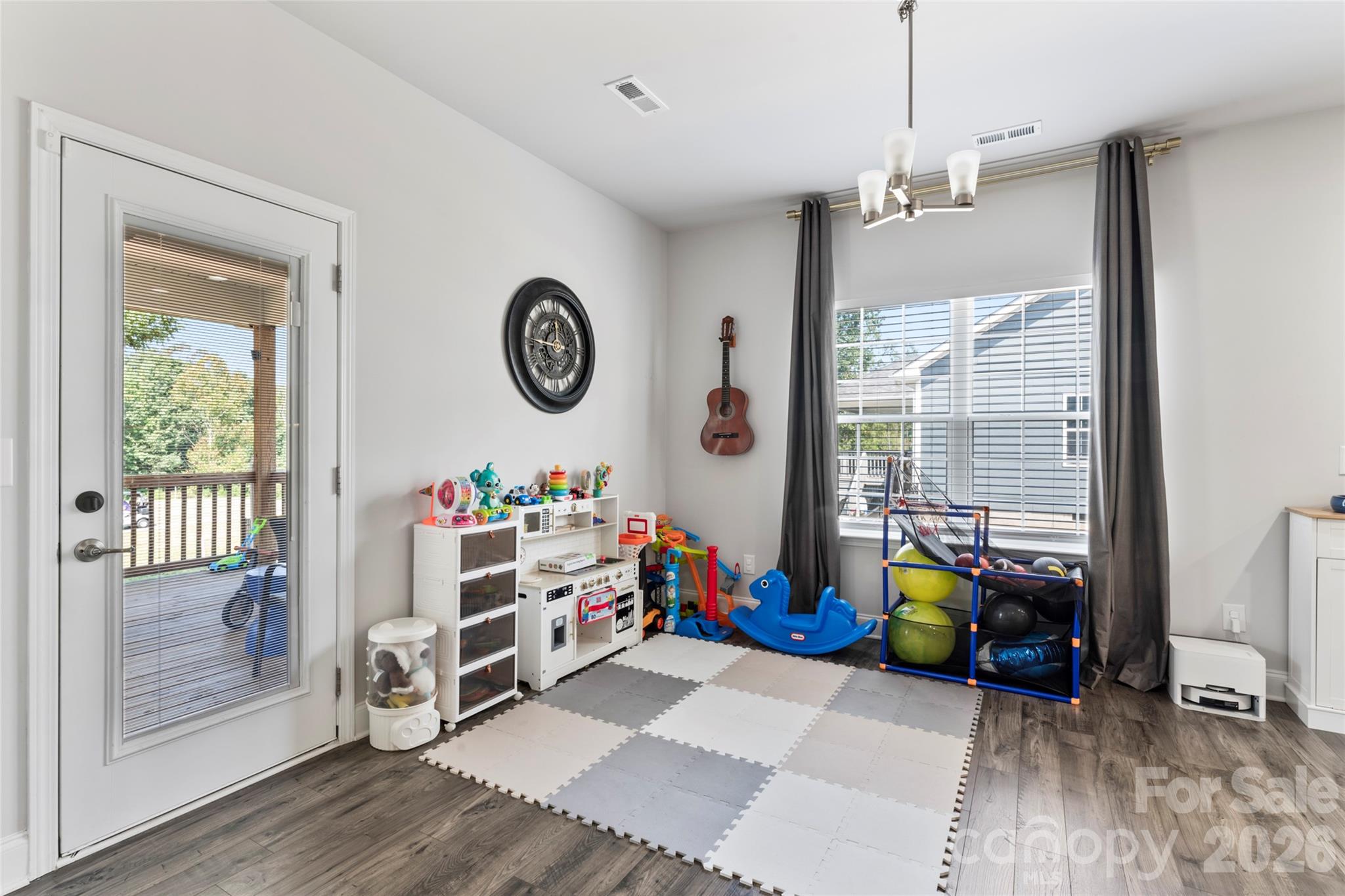 11732 Glenwood Drive — Locust