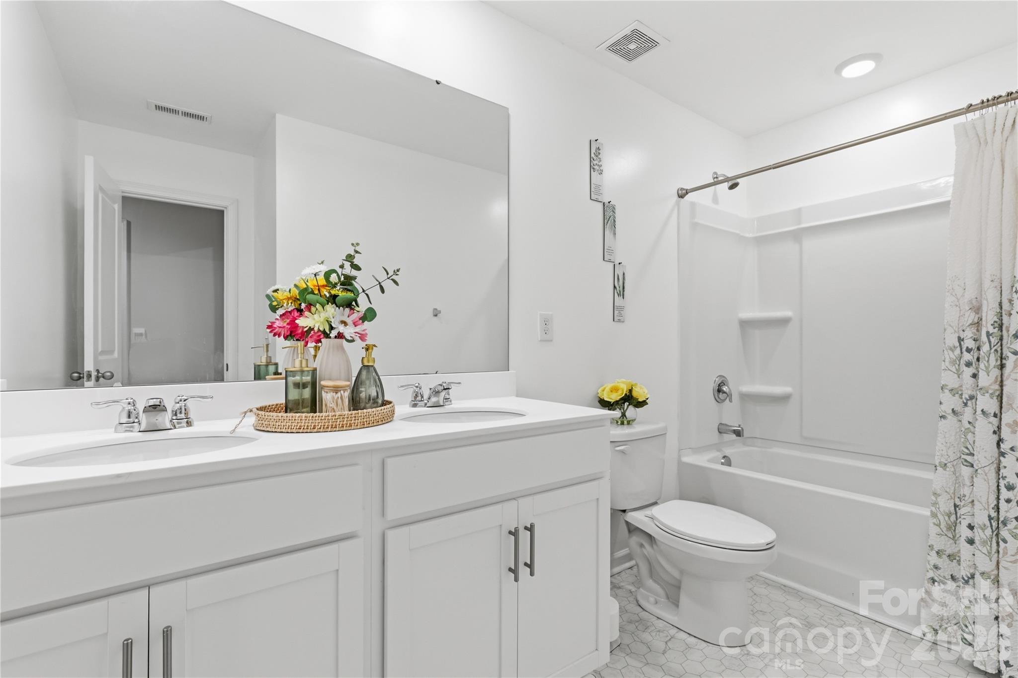 140 North Hill Lane — Troutman