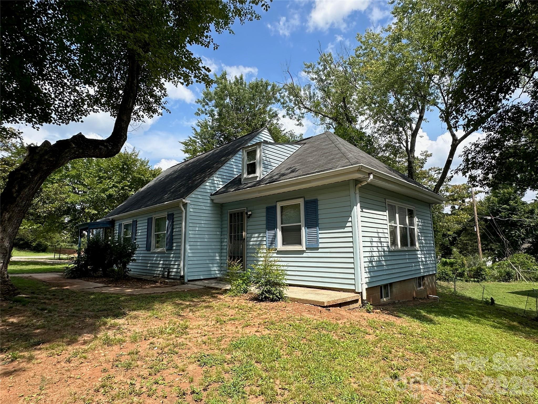 1012 Louise Road — Winston Salem