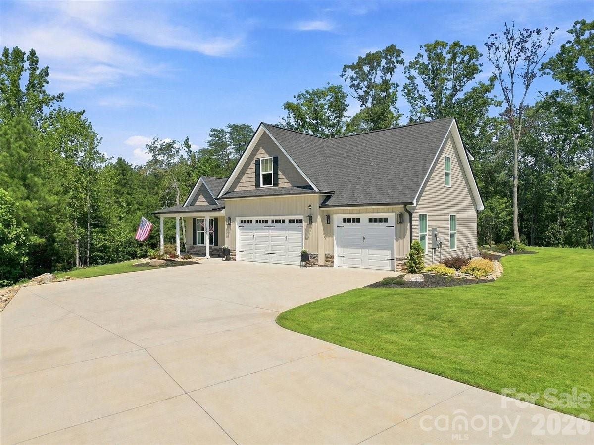 16 Marion Meadow Lane — Travelers Rest
