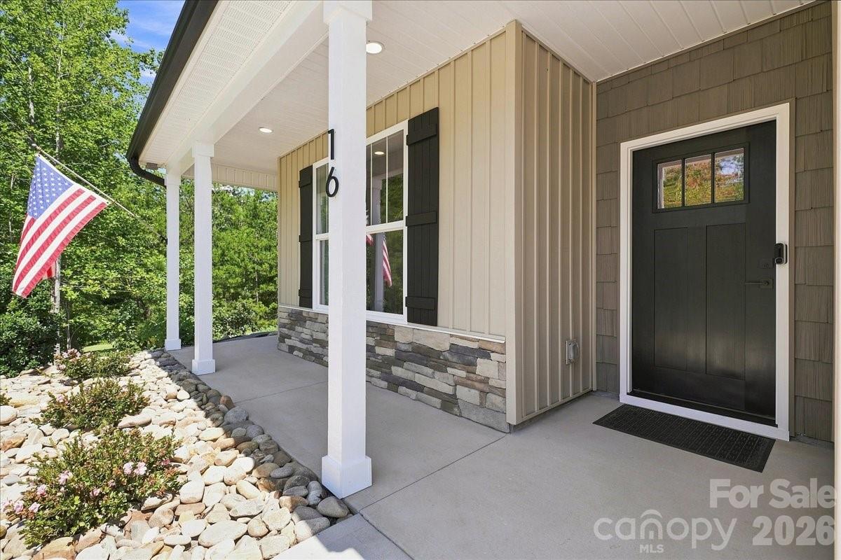 16 Marion Meadow Lane — Travelers Rest