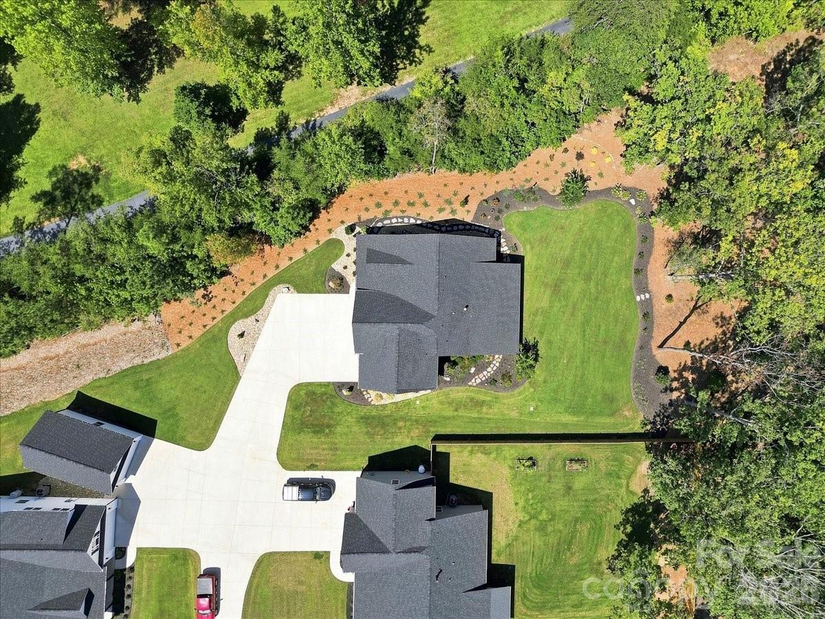16 Marion Meadow Lane — Travelers Rest
