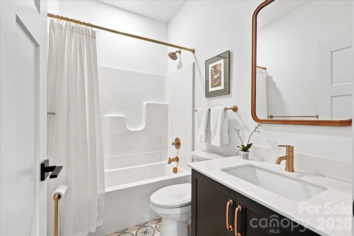16 Marion Meadow Lane — Travelers Rest