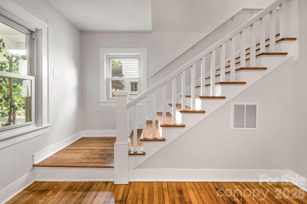 462 Sand Hill Road — Asheville