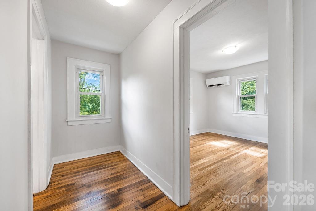 462 Sand Hill Road — Asheville