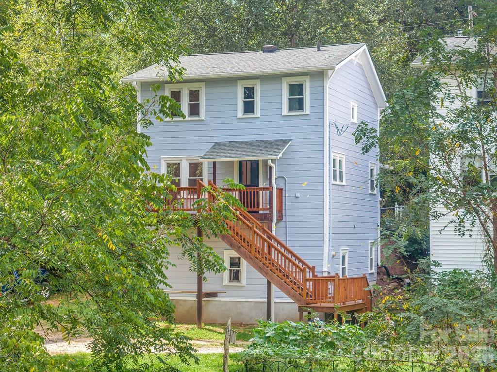 462 Sand Hill Road — Asheville