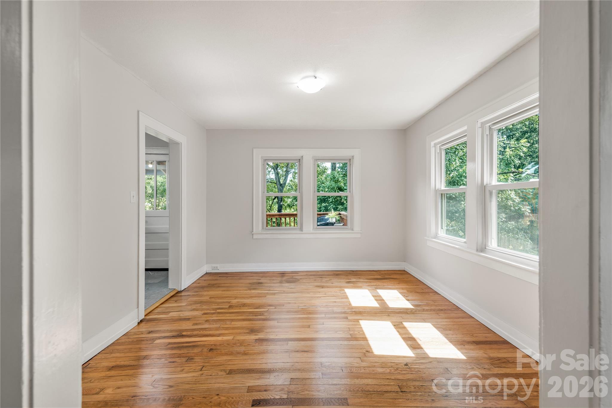 462 Sand Hill Road — Asheville