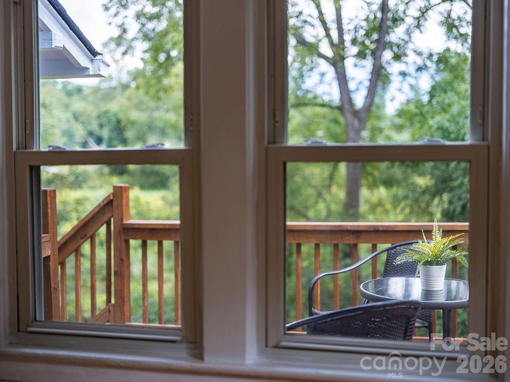 462 Sand Hill Road — Asheville