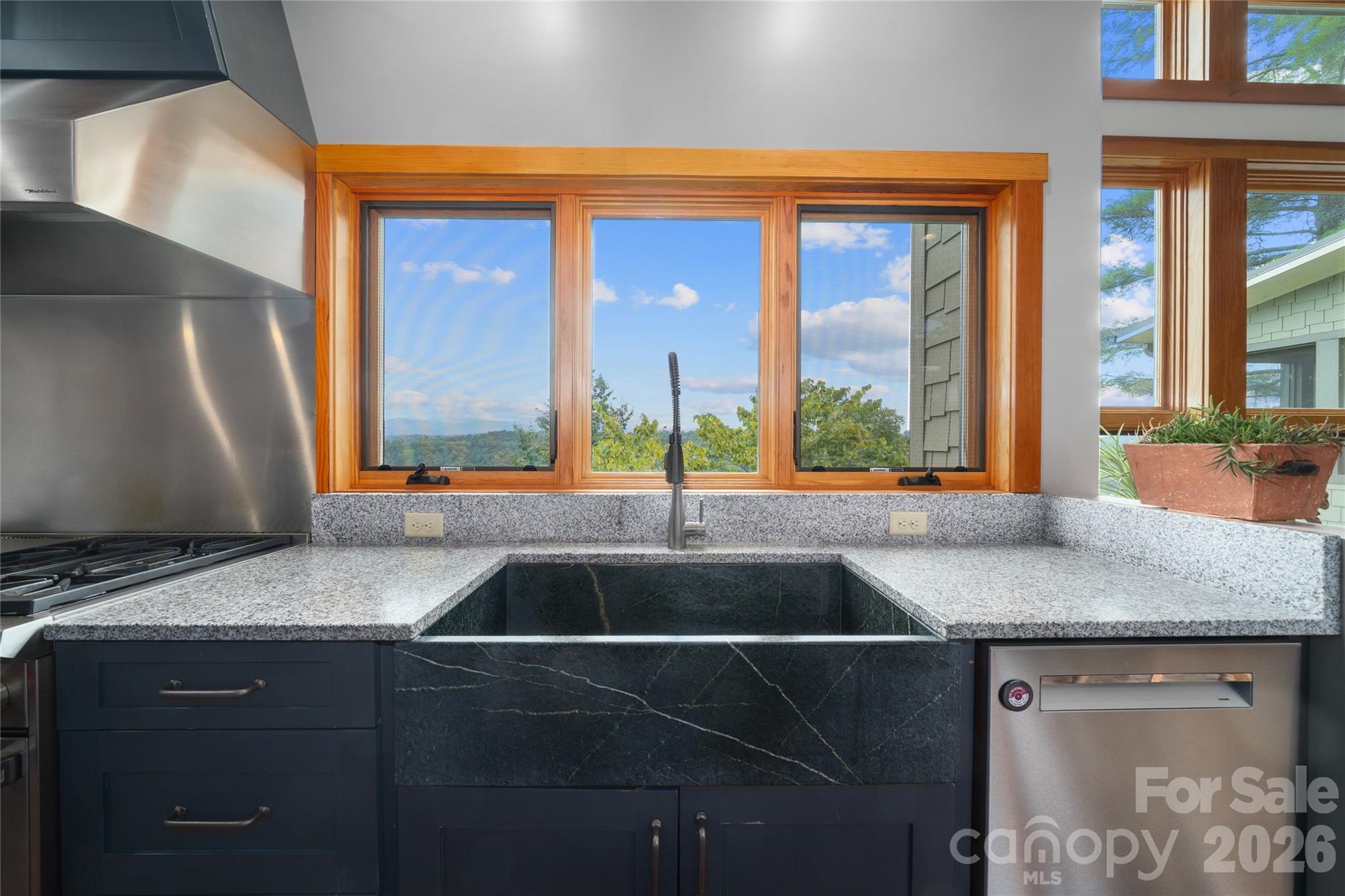 712 Frank Rector Road — Marshall