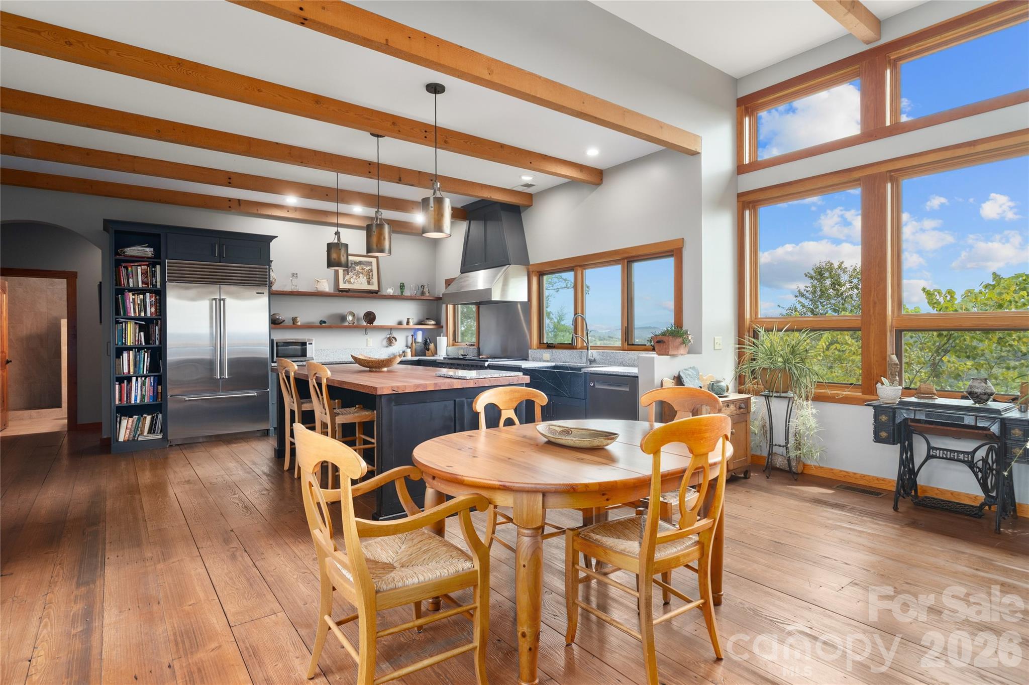 712 Frank Rector Road — Marshall