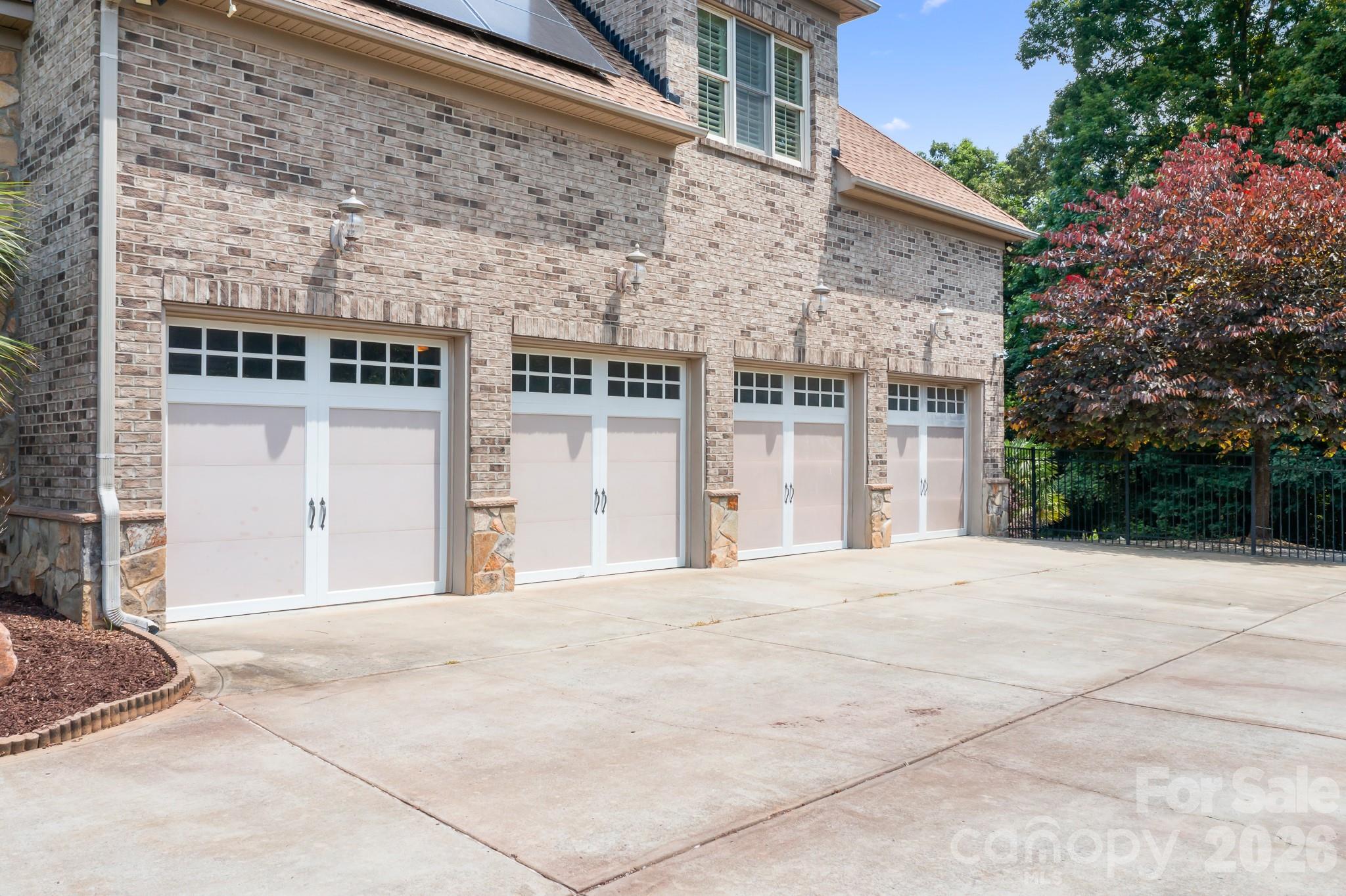 2215 Whiskery Drive — Waxhaw