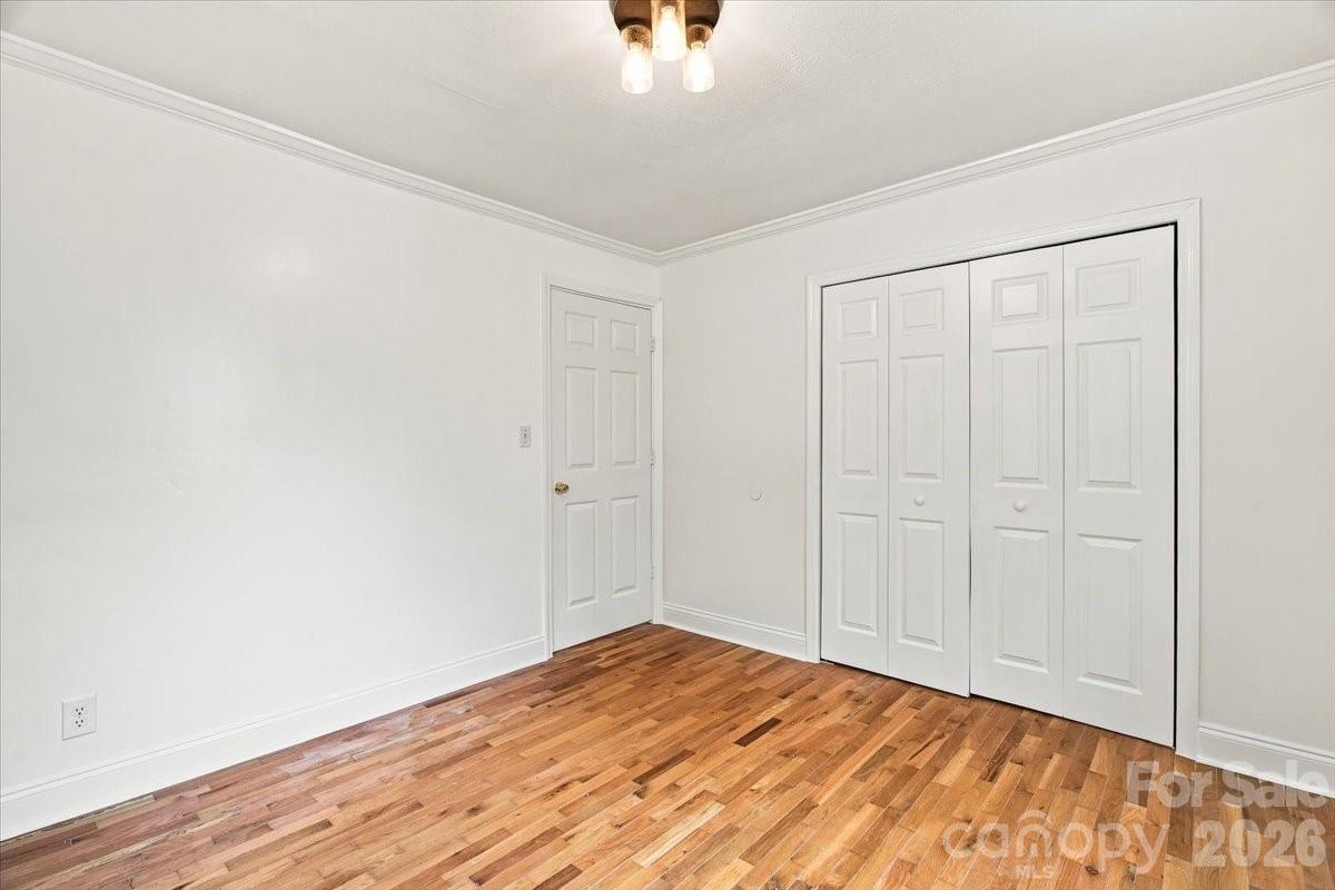 308 Browntown Road — Leicester