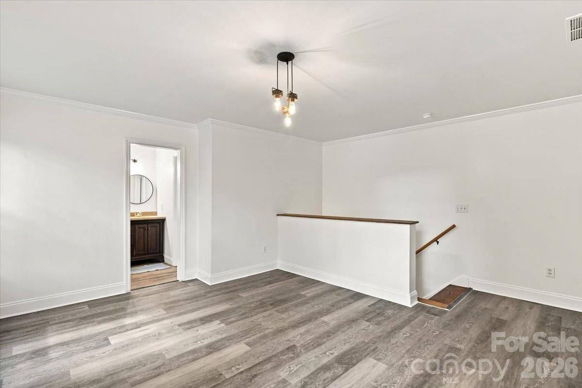 308 Browntown Road — Leicester
