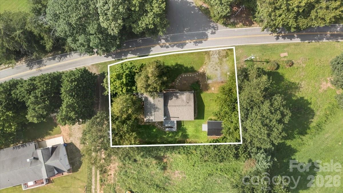 308 Browntown Road — Leicester