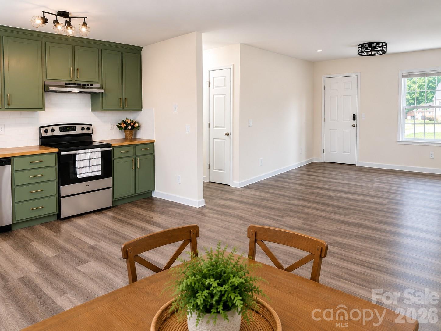 118 Oakwood Avenue — Salisbury