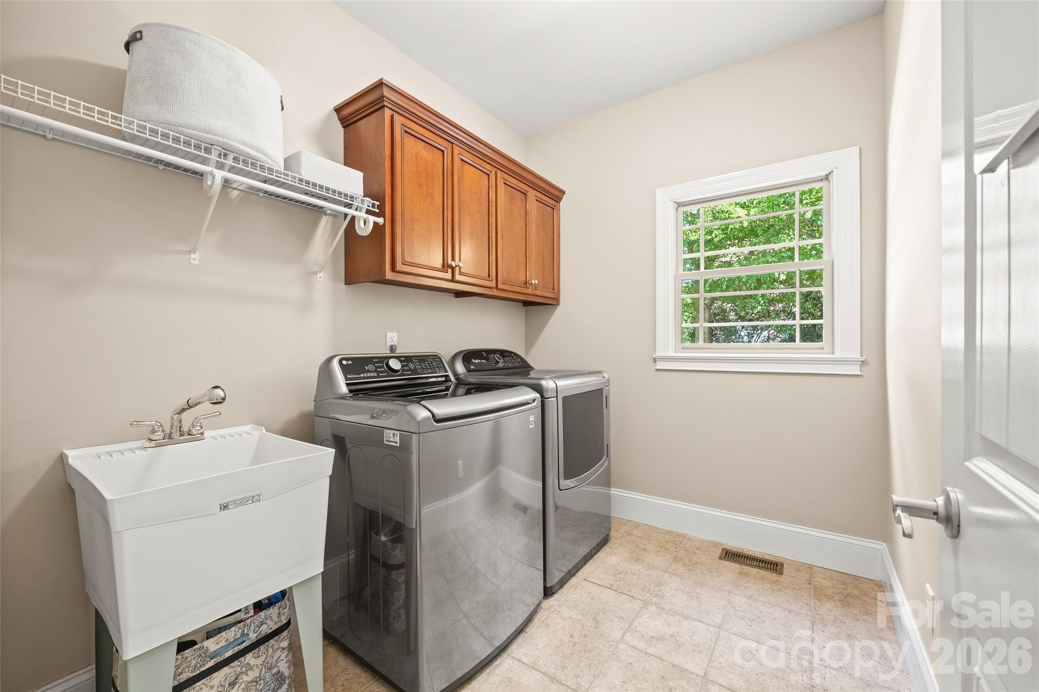 260 Indian Trail — Mooresville