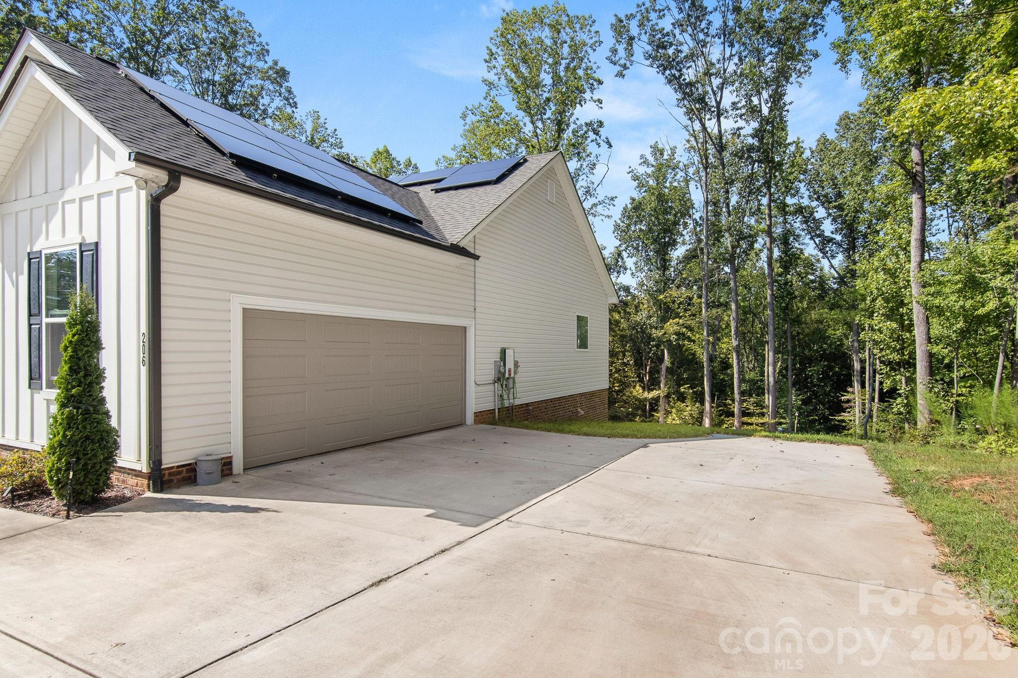 206 N Harbor Watch Drive — Statesville