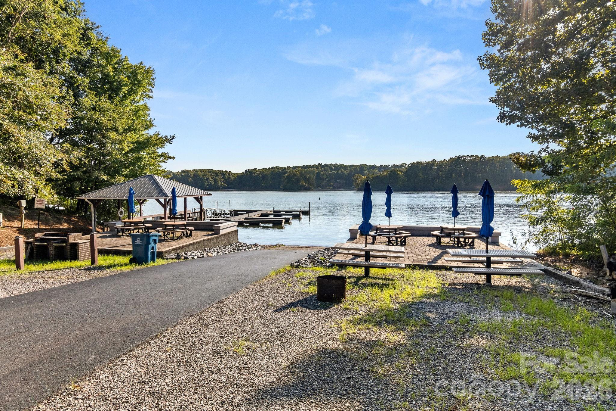 206 N Harbor Watch Drive — Statesville