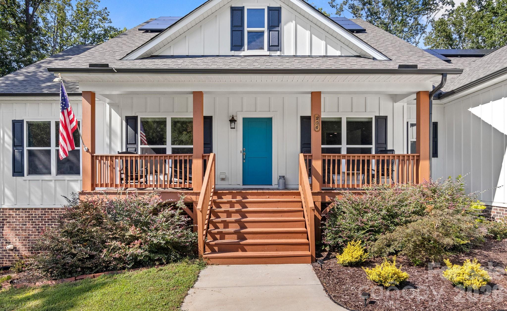206 N Harbor Watch Drive — Statesville