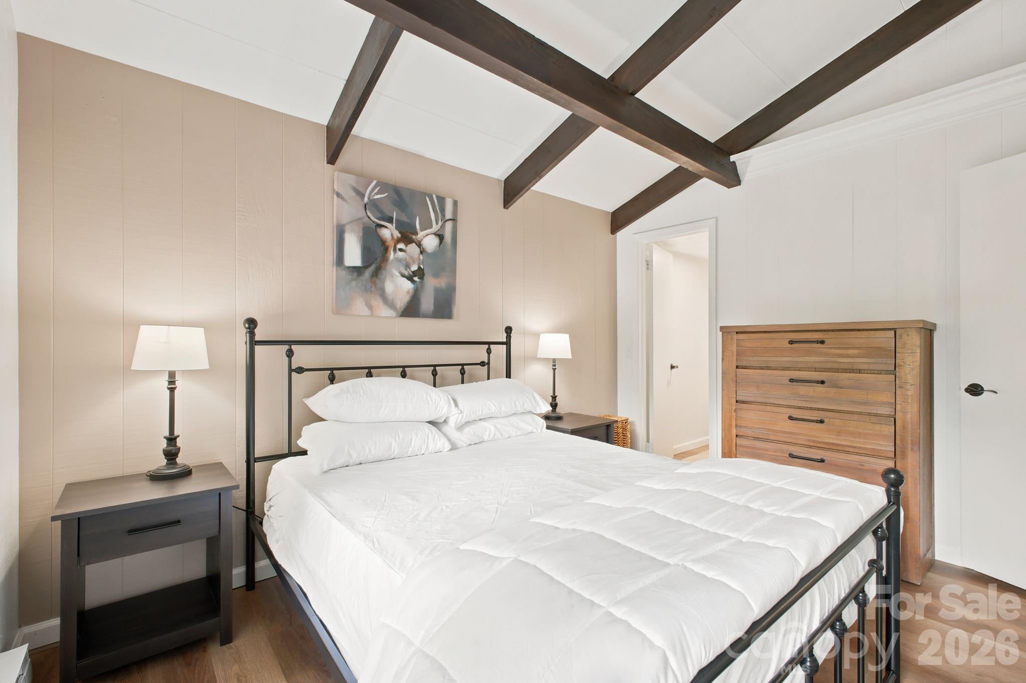 242 Charter Hills Road — Beech Mountain