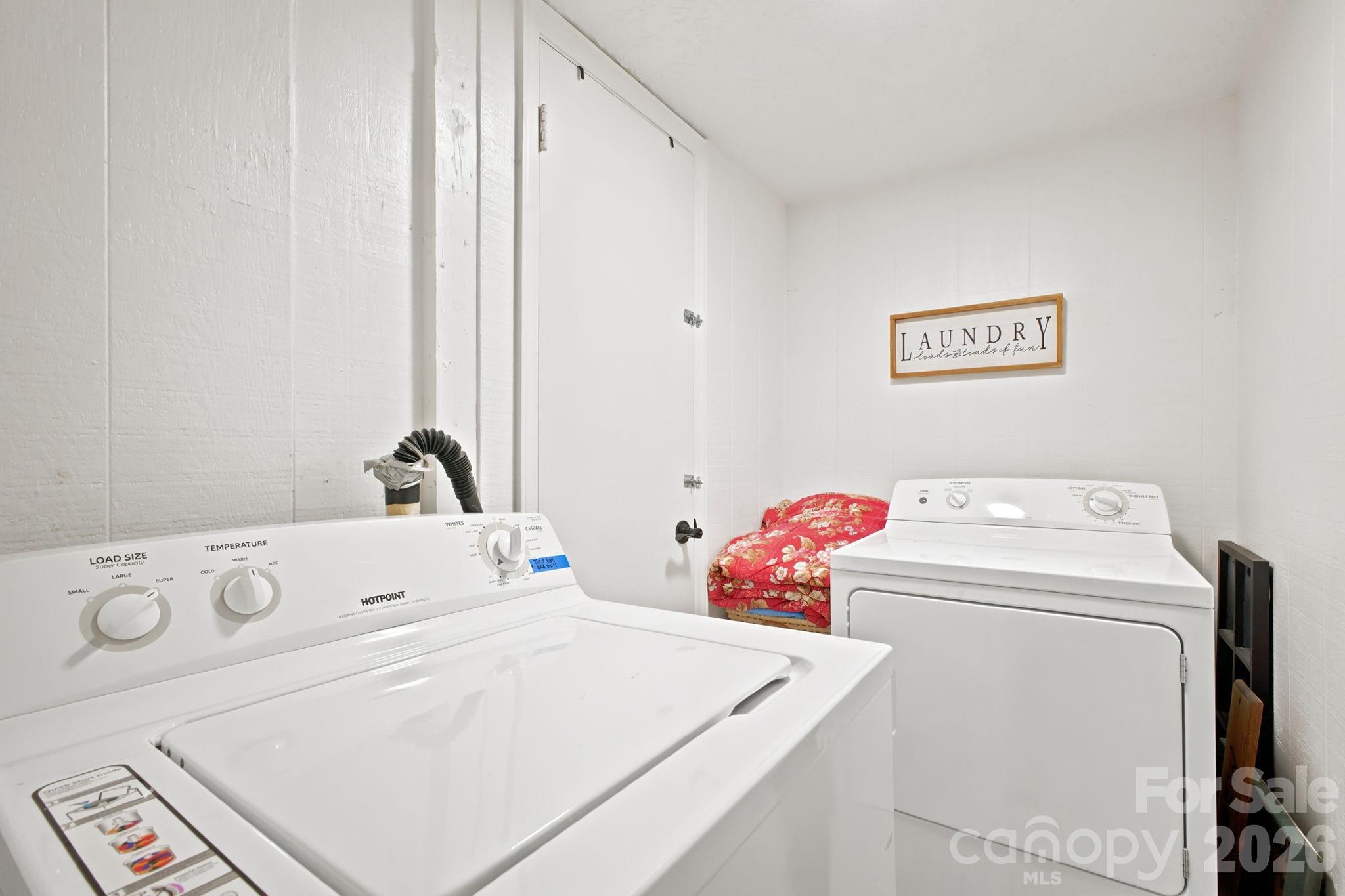 242 Charter Hills Road — Beech Mountain