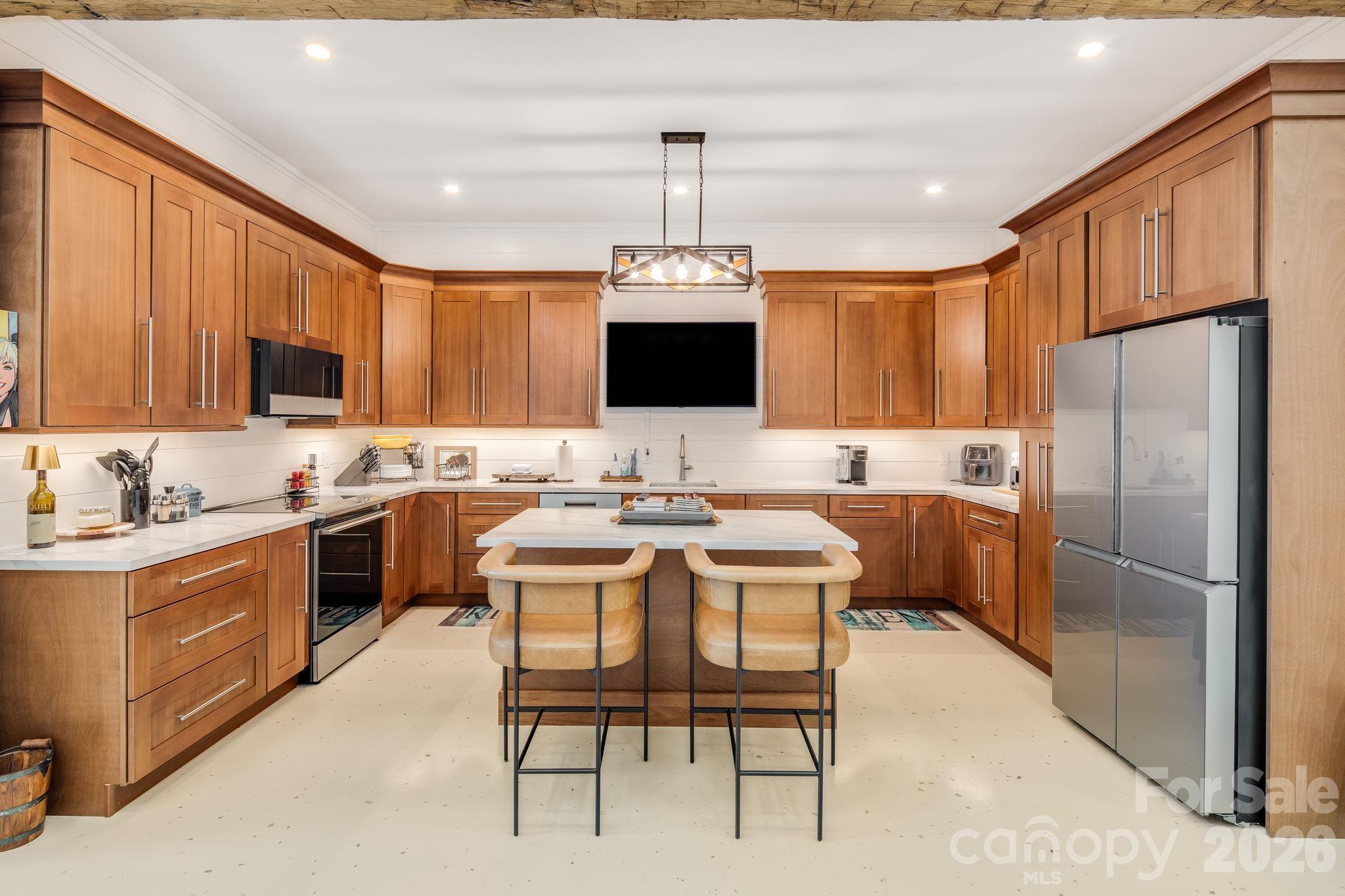 115 Speed Way #B — Lake Toxaway
