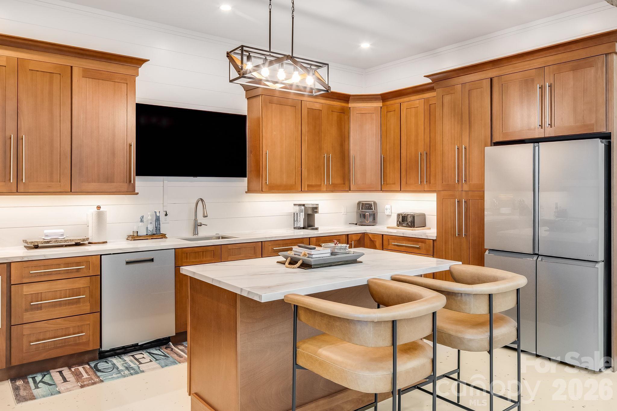 115 Speed Way #B — Lake Toxaway