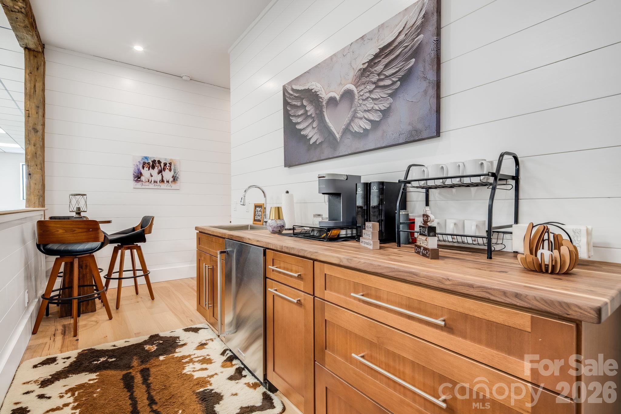 115 Speed Way #B — Lake Toxaway