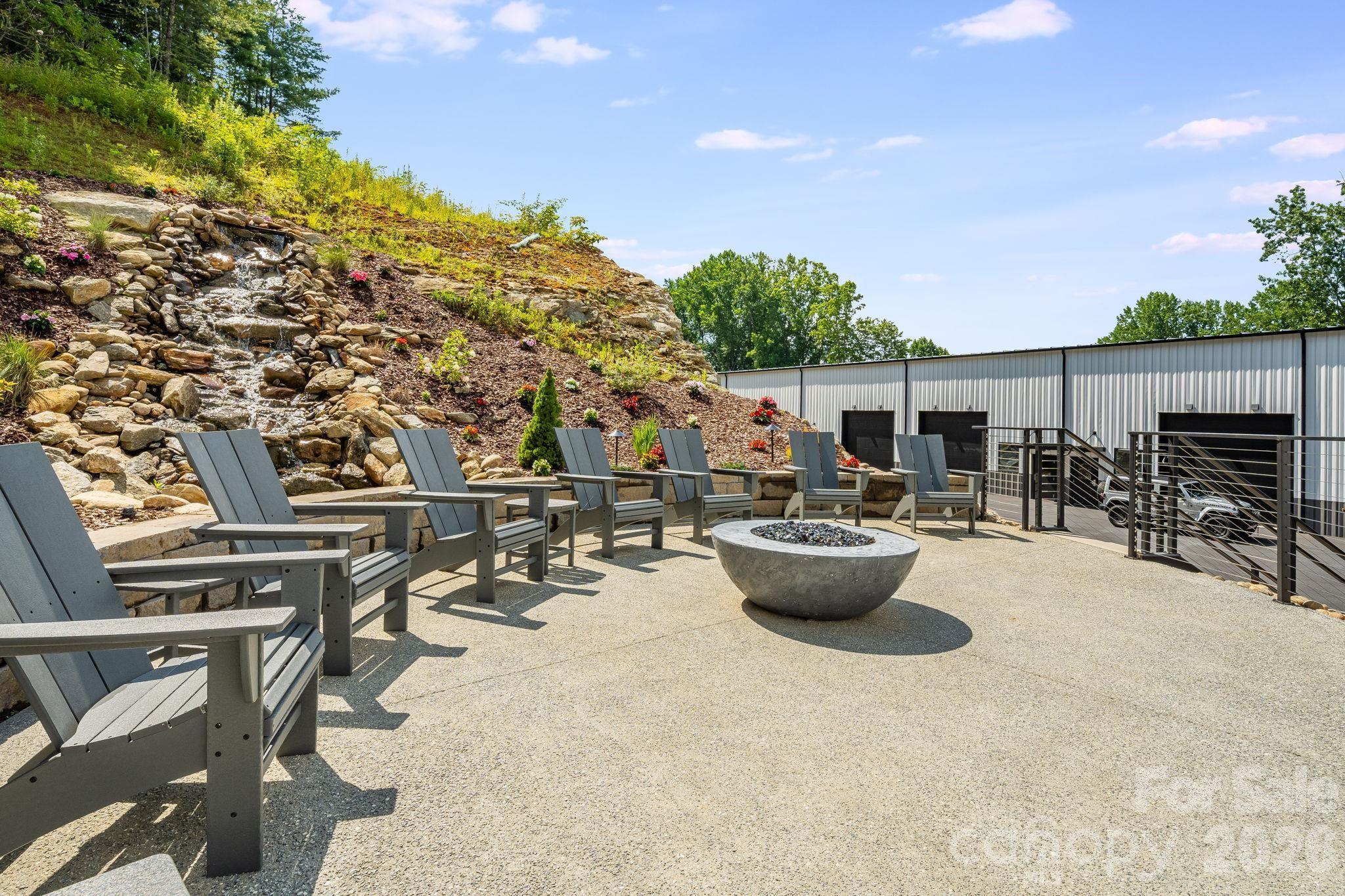 115 Speed Way #B — Lake Toxaway