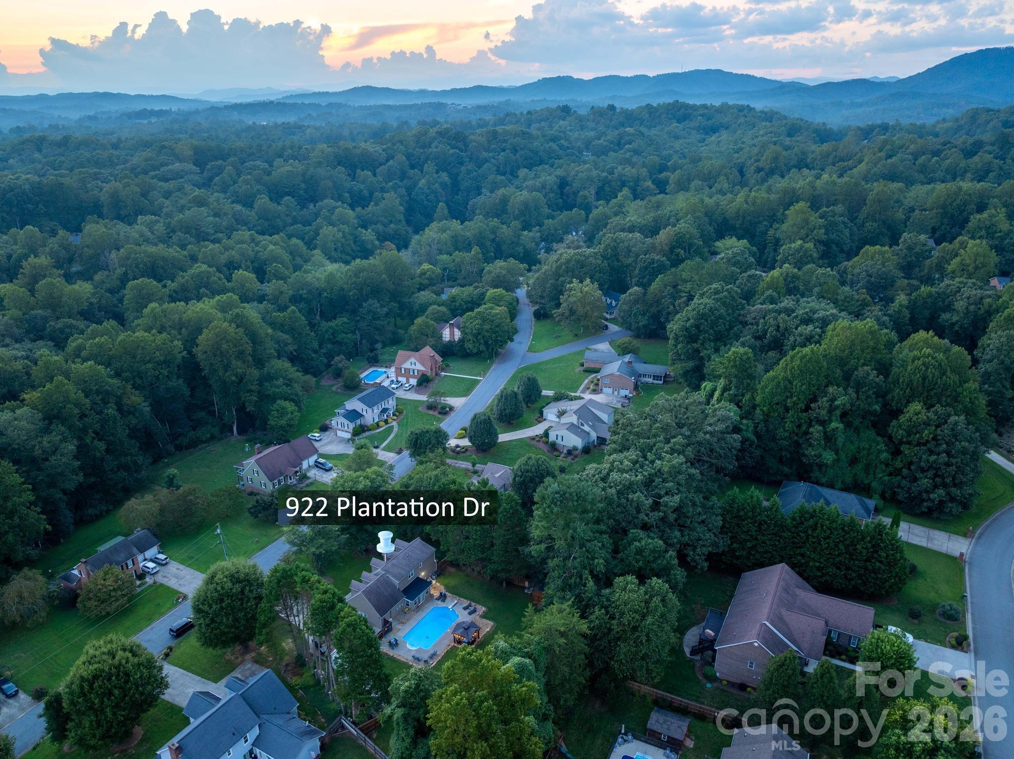 922 Plantation Drive — Lenoir
