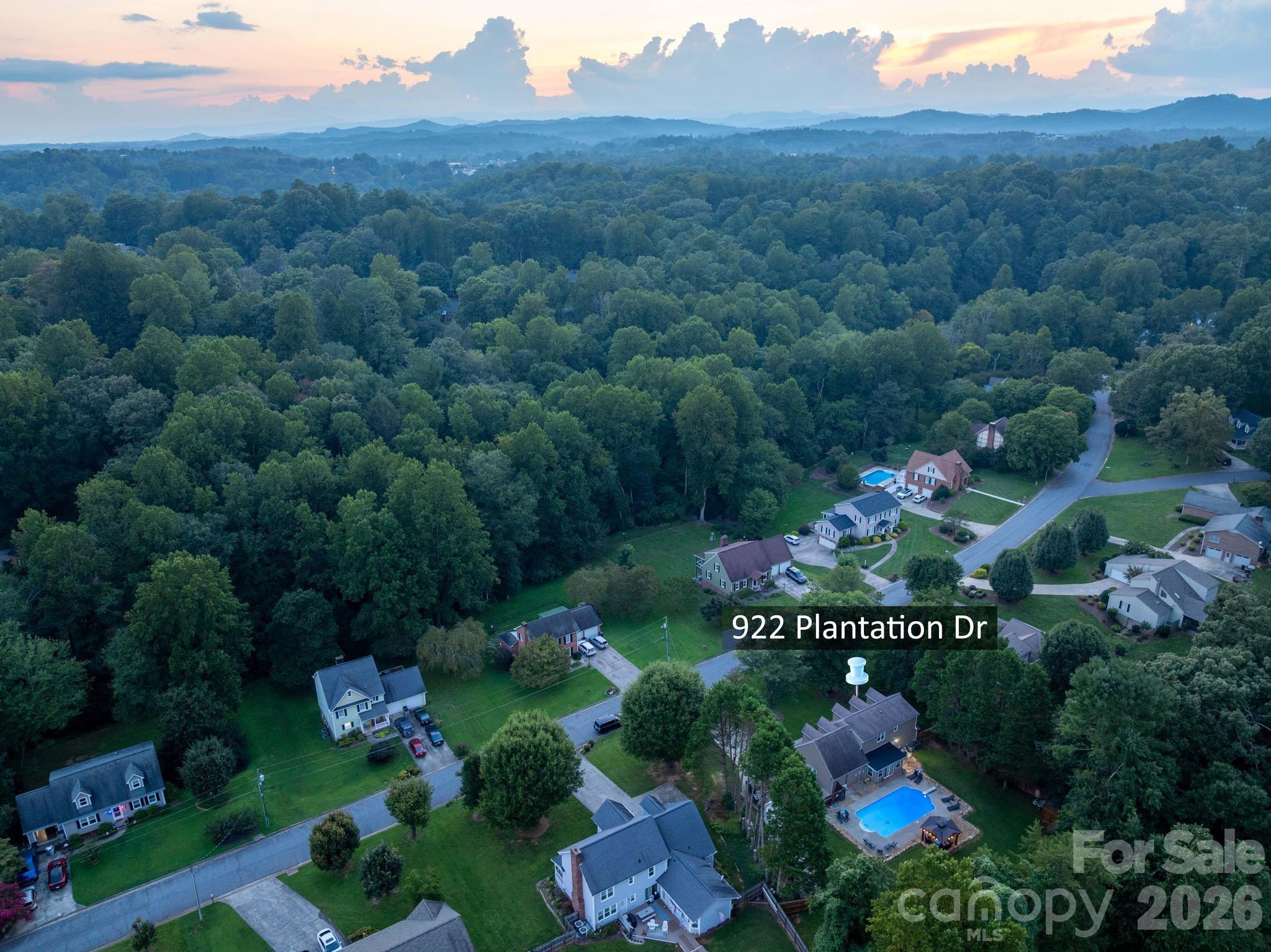 922 Plantation Drive — Lenoir