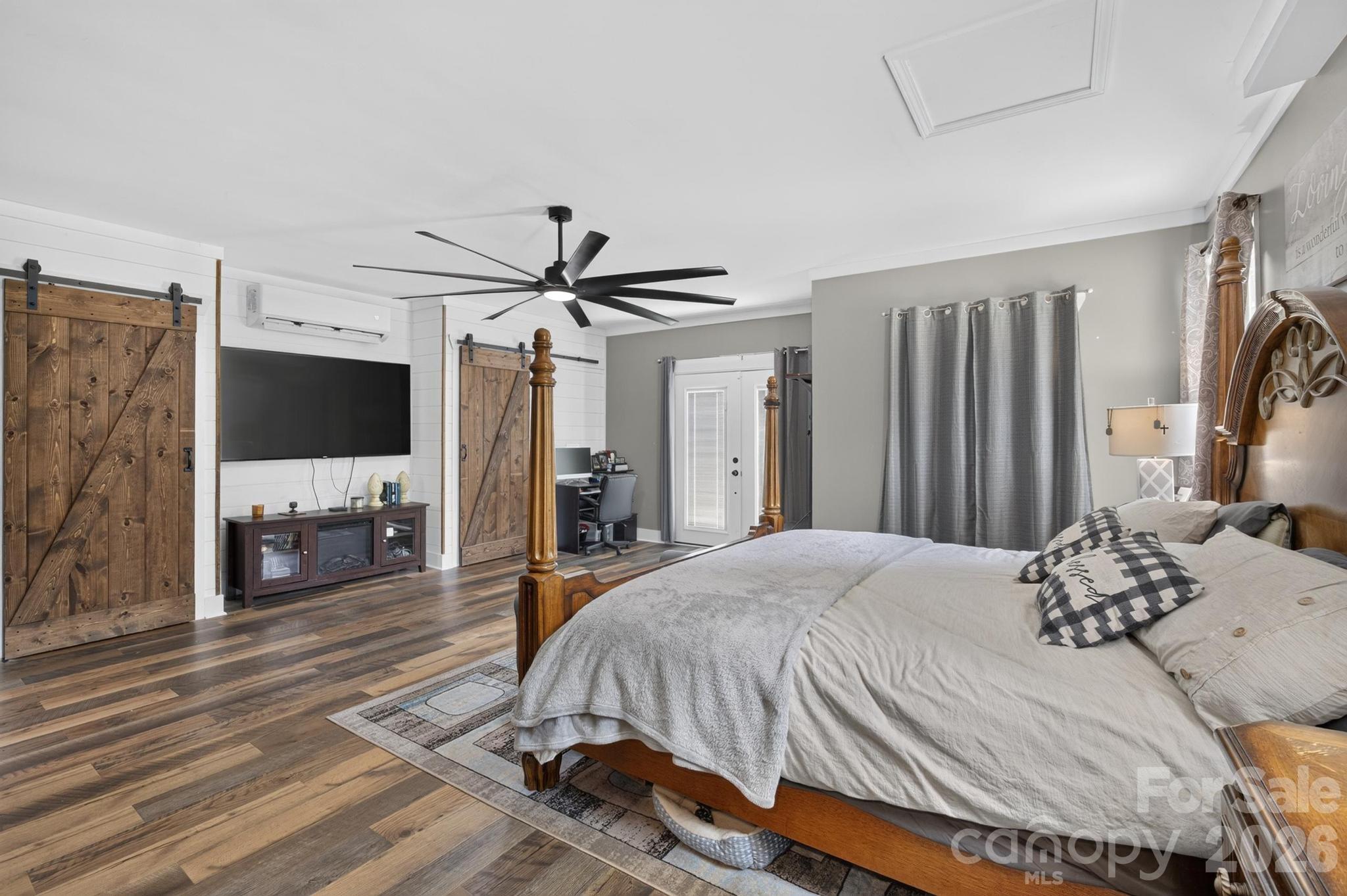 922 Plantation Drive — Lenoir