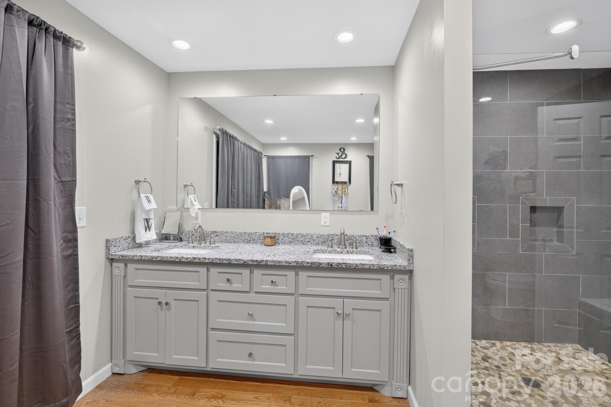 922 Plantation Drive — Lenoir
