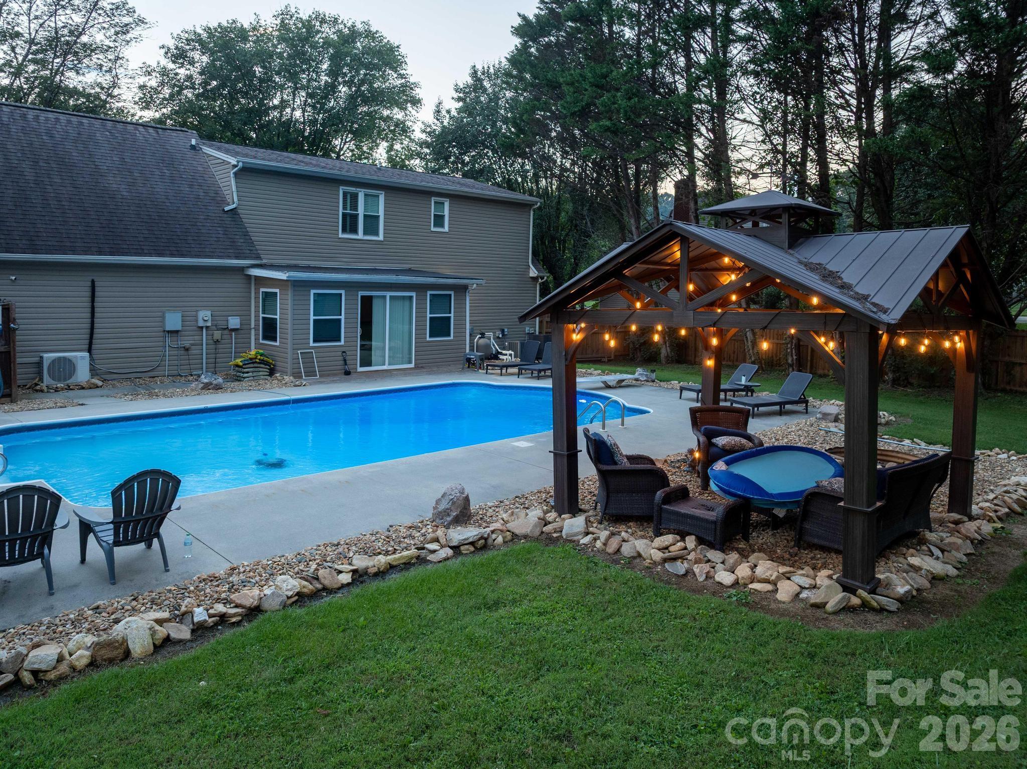 922 Plantation Drive — Lenoir