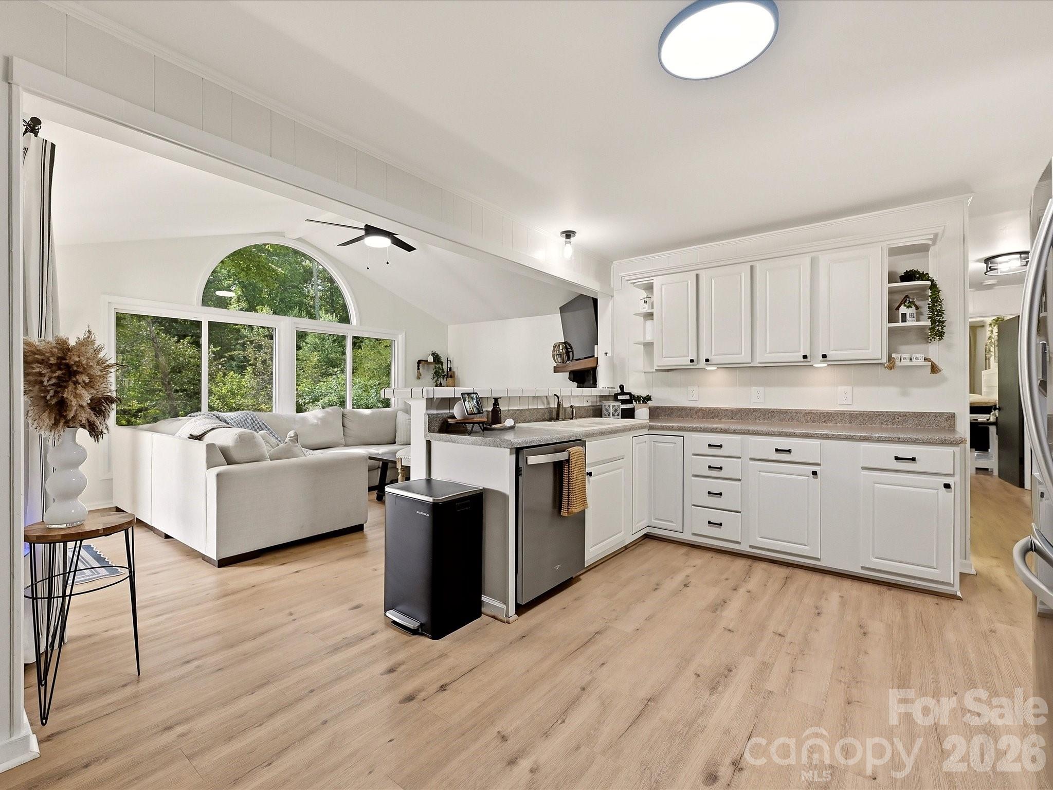 513 Paradise Circle — Belmont