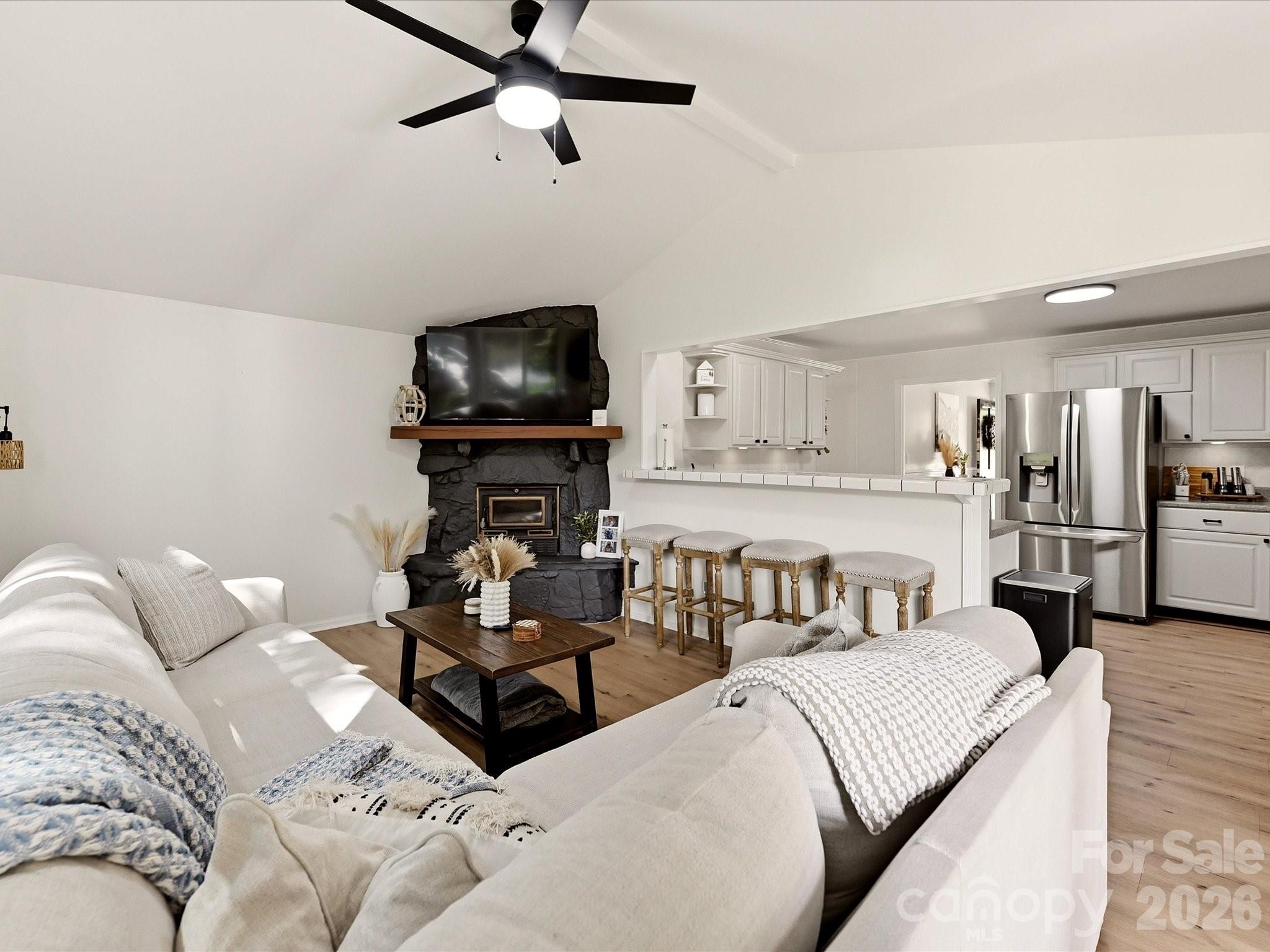 513 Paradise Circle — Belmont